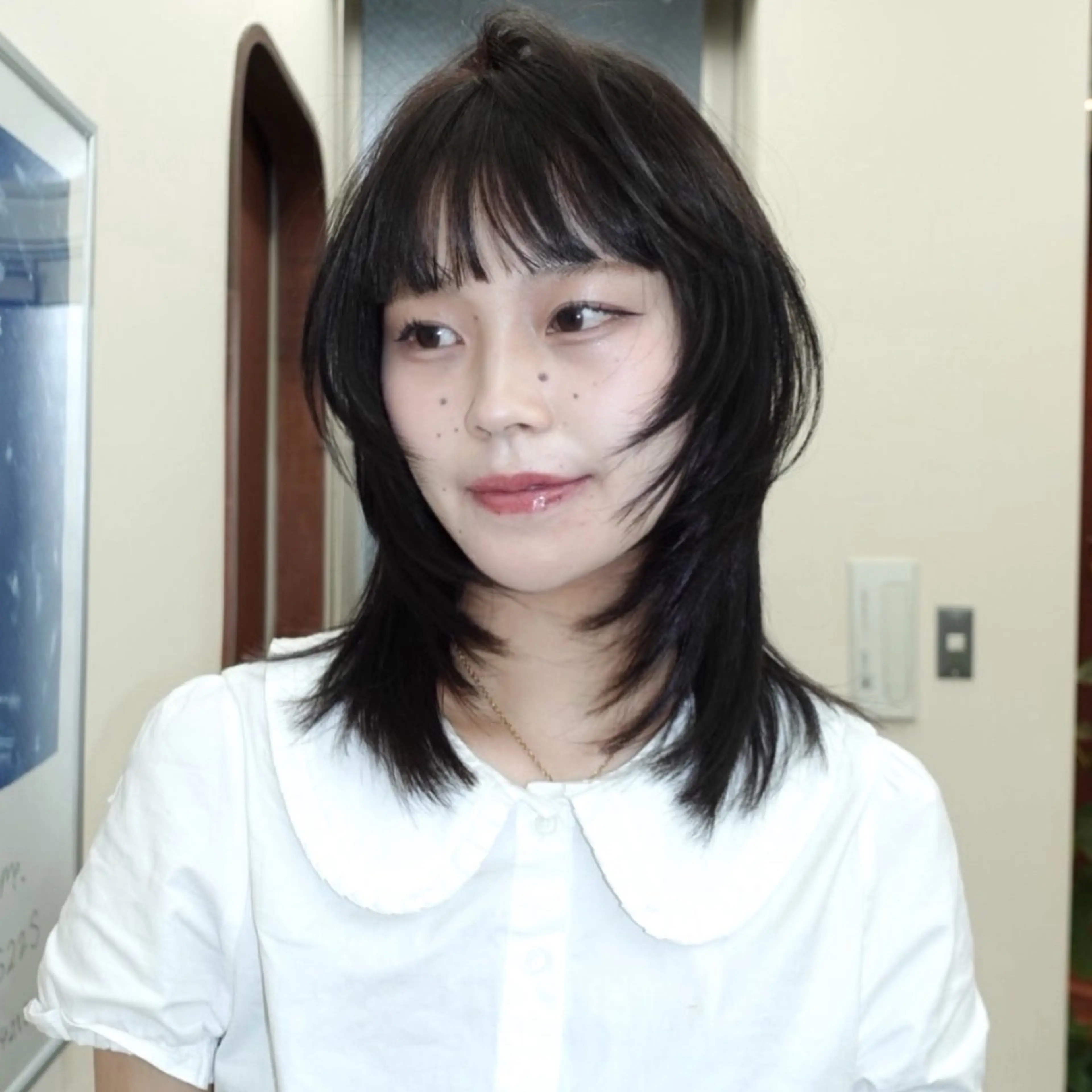 ミディアム 顔まわりレイヤー ハッシュカット ハイレイヤー 韓国風ヘア レイヤーカット カット トリートメント momo もものヘアスタイル