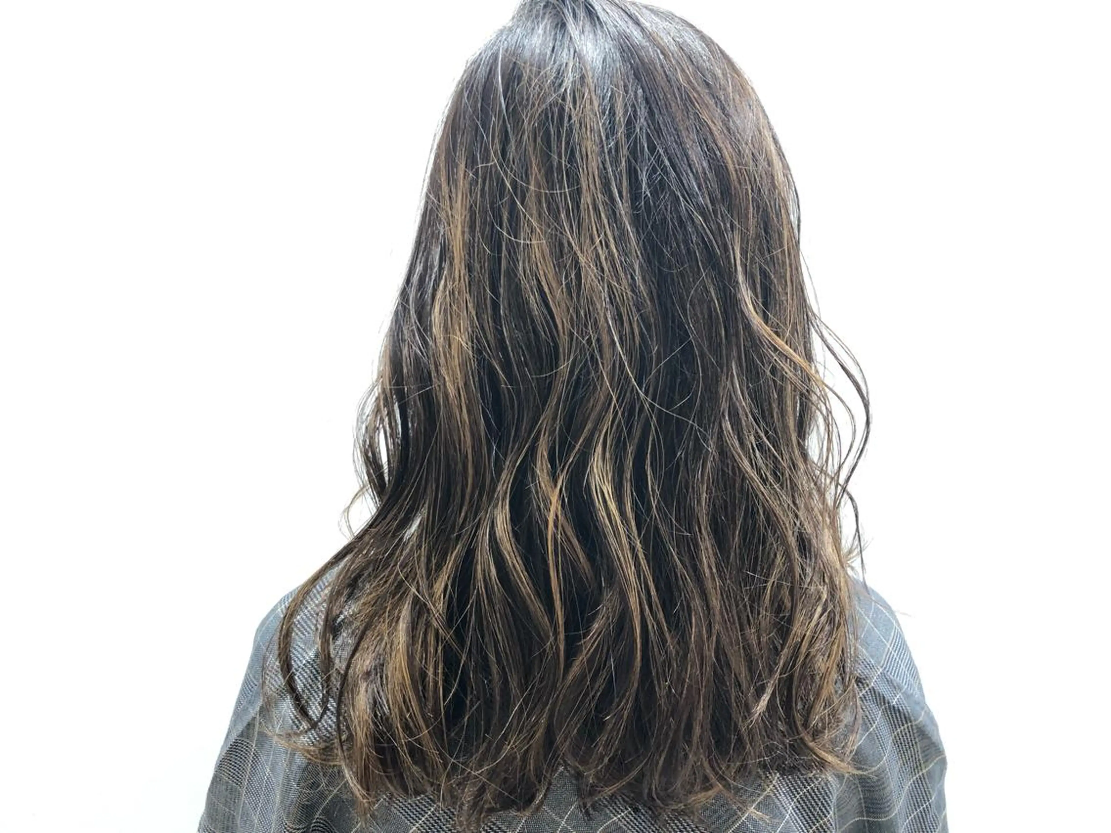 ミディアム 辻本 夏子のヘアスタイル