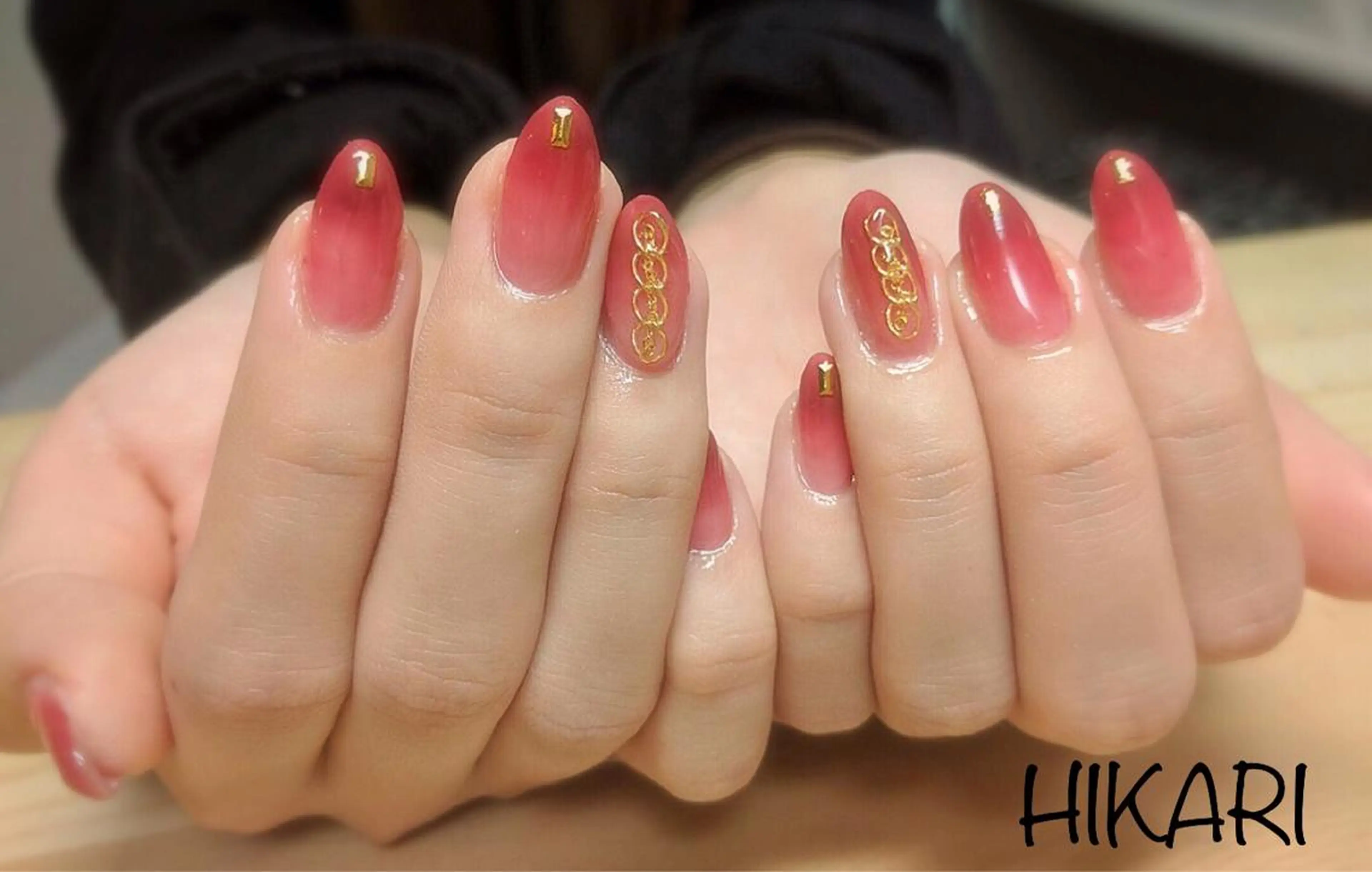 ネイル グラデーション 赤色 CULU -LUのネイルデザイン