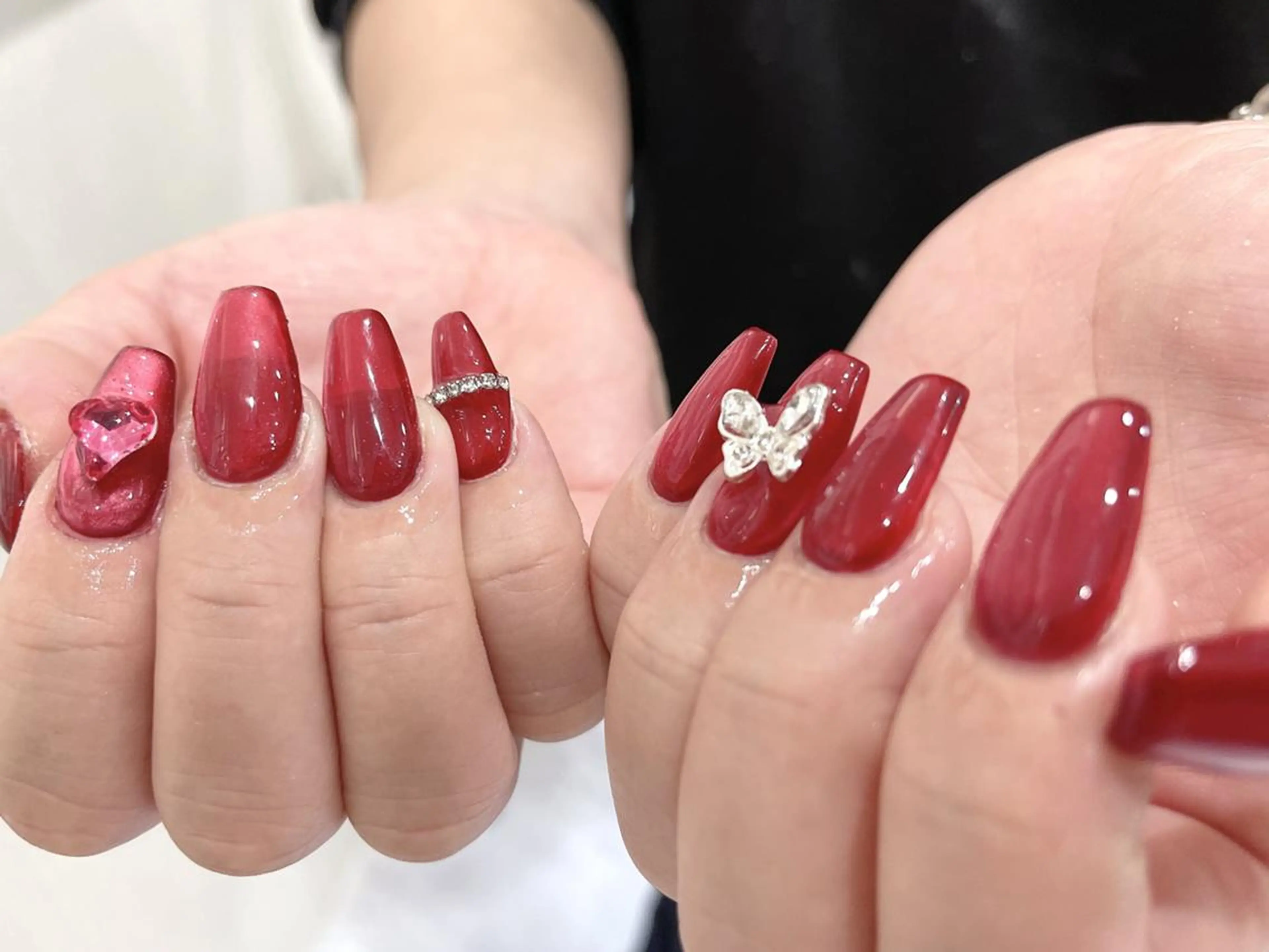 ネイル 持ち込み Shis_🦄shi 韓国風キラキラネイルのネイルデザイン