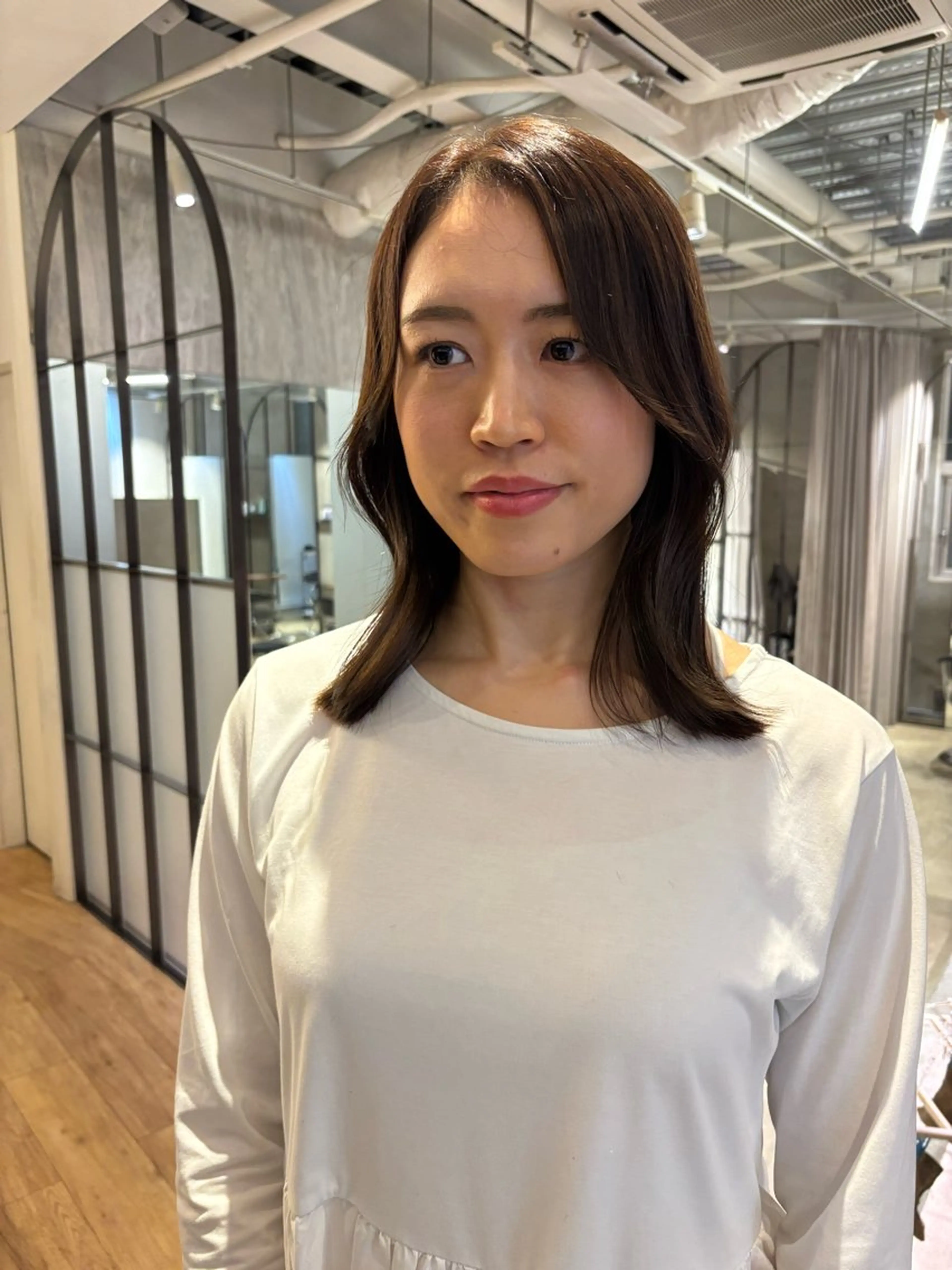 ミディアム カット みう/メンズ レイヤー 顔周りのヘアスタイル