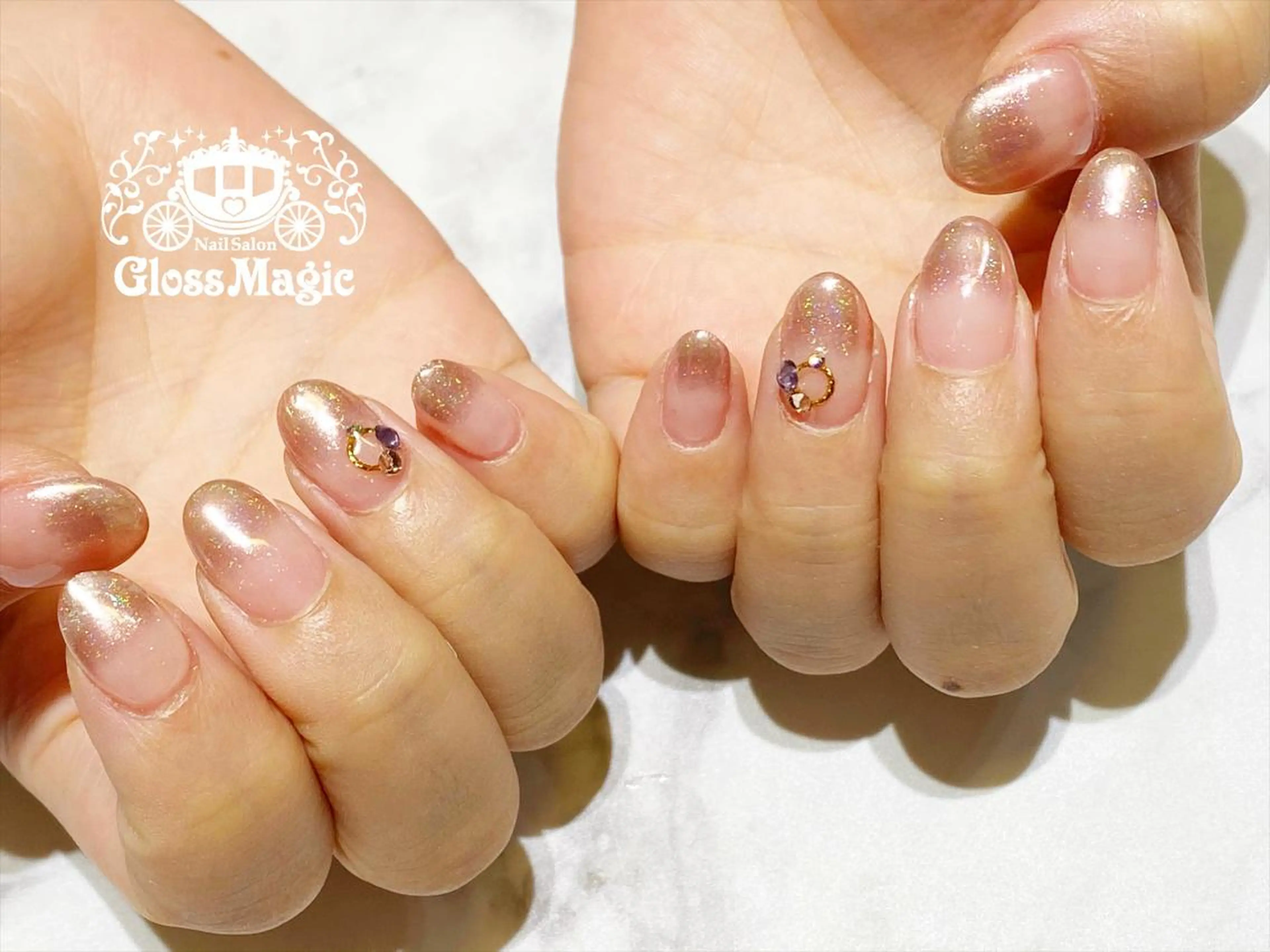 ネイル グラデーション ミラーネイル YUN 💅のネイルデザイン
