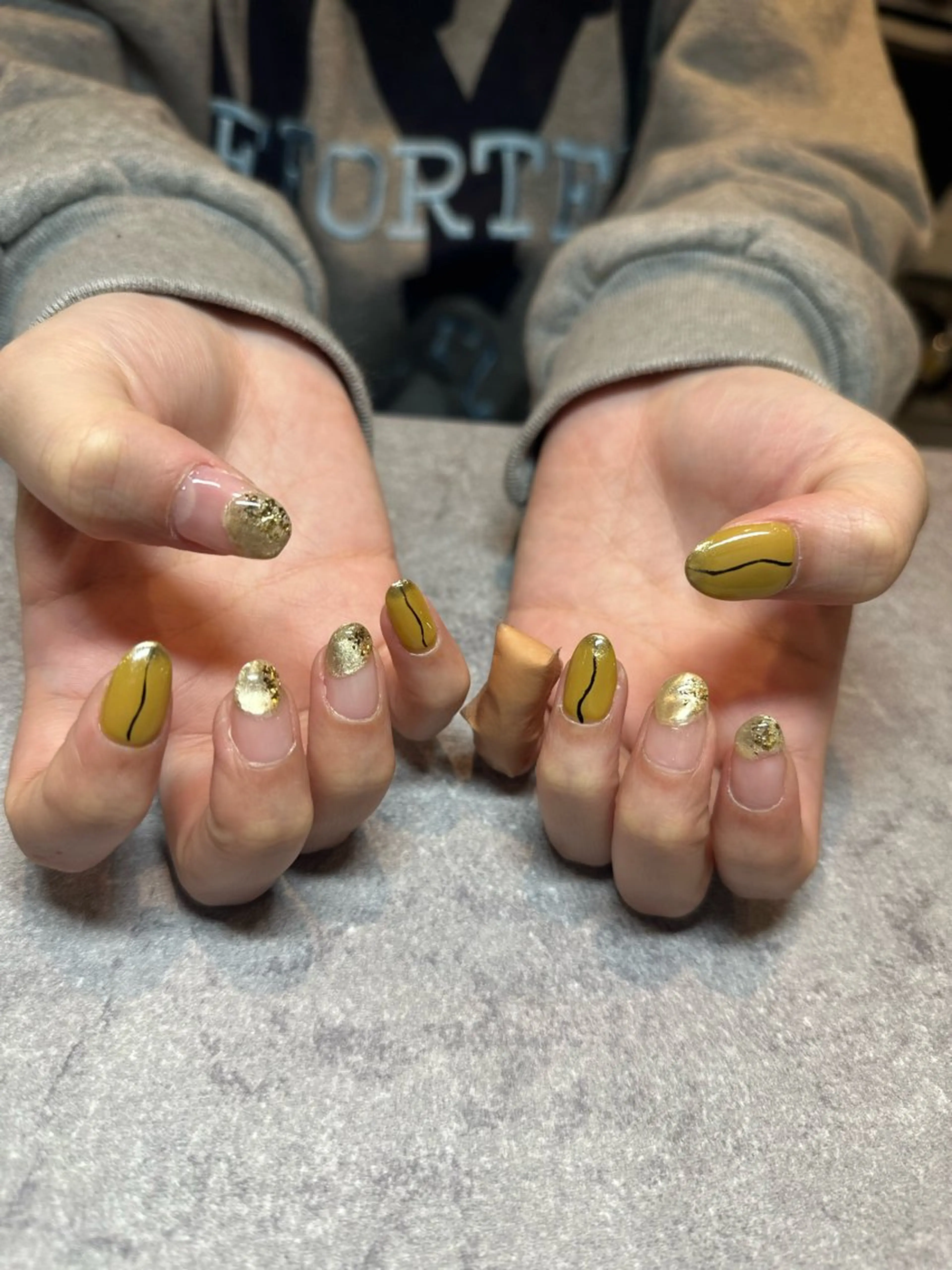 ネイル ニュアンスネイル 【大阪本町 / ネイ ル】NAMI 🐻のネイルデザイン