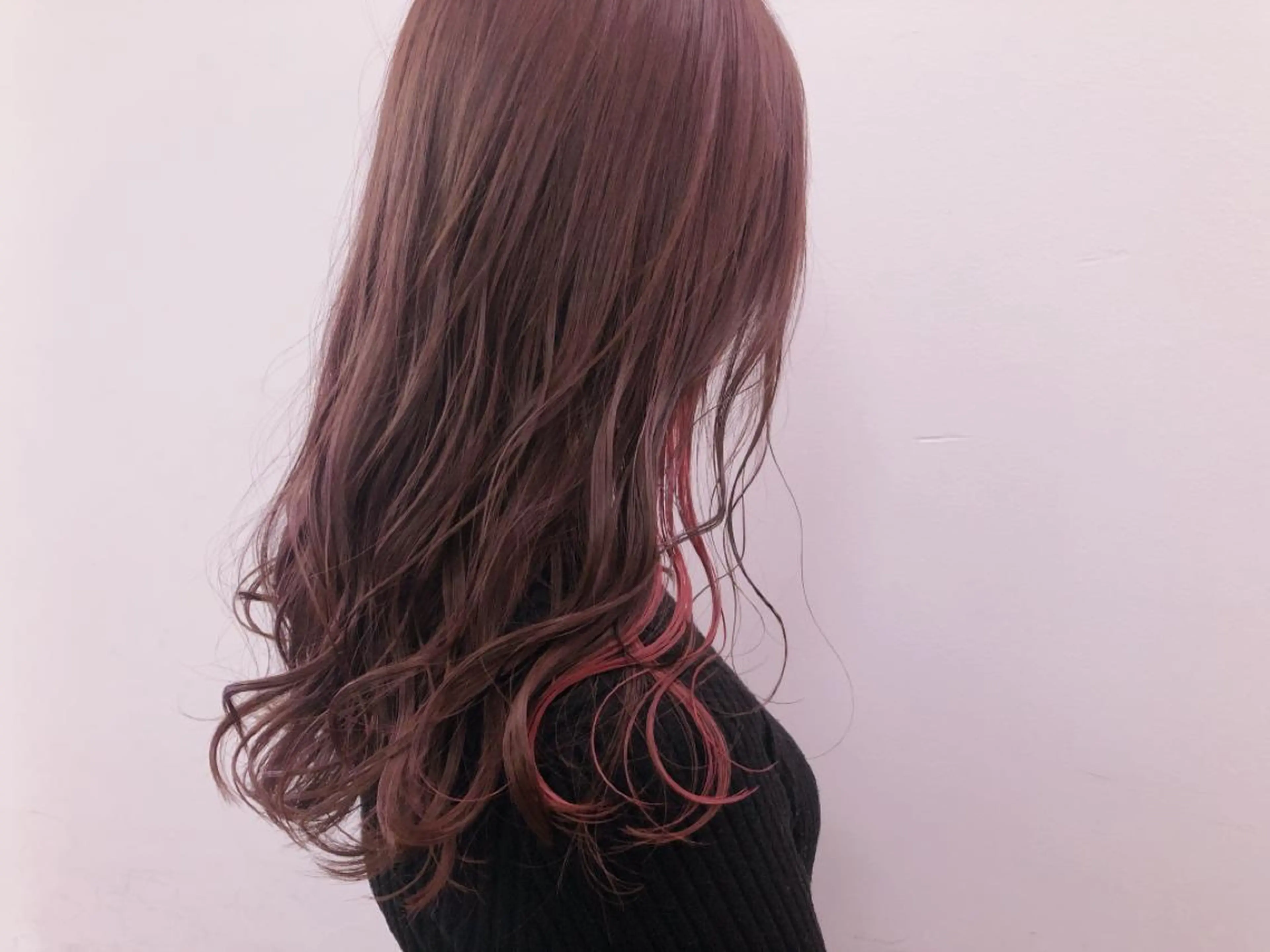 ミディアム カラー ピンクカラー メンズ レイヤー ウルフ 弓木啓輔のヘアスタイル