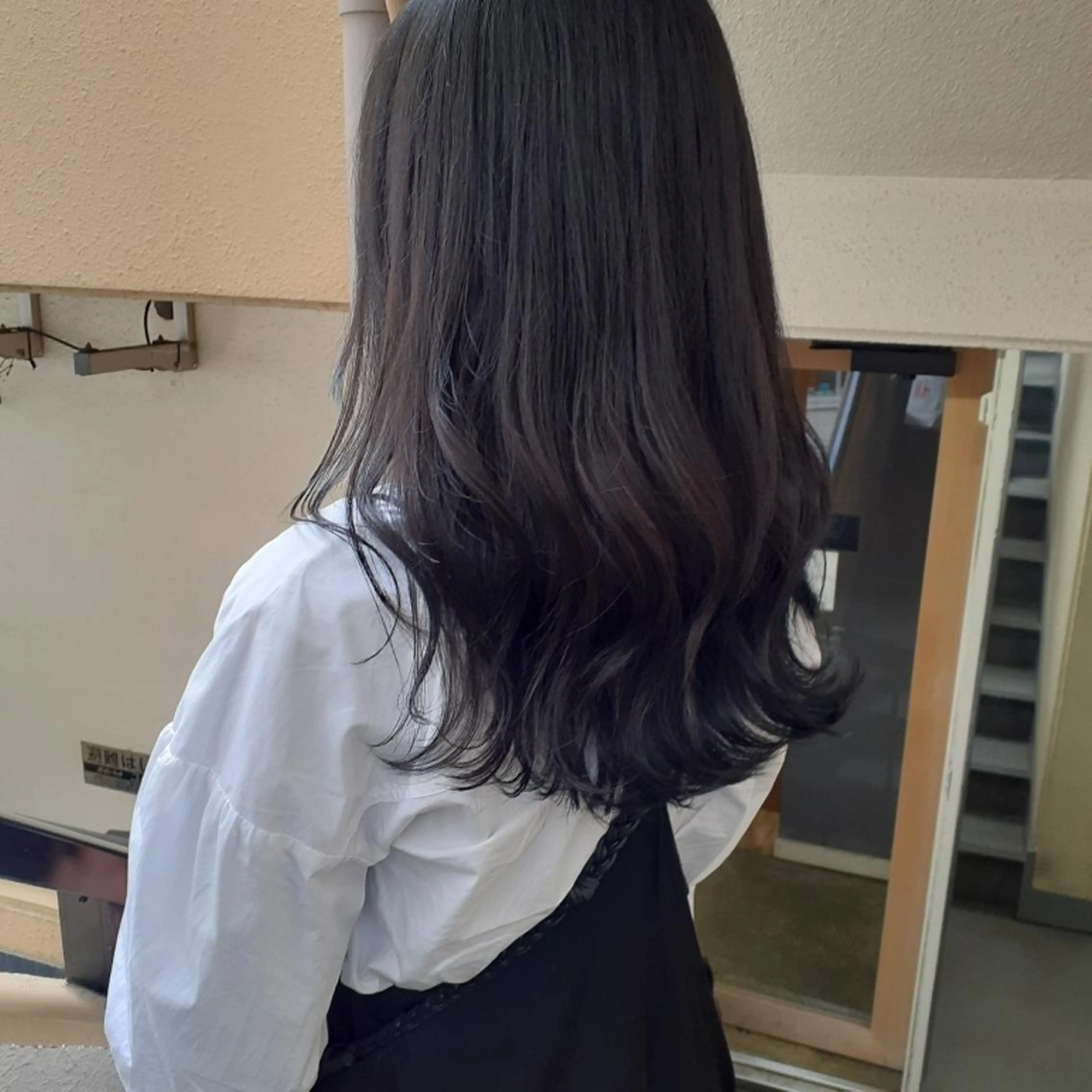 カラー 黒髪 ブルーカラー ブルーブラック ダークグレー 🔳髪質改善🔳 岡本陽のヘアスタイル