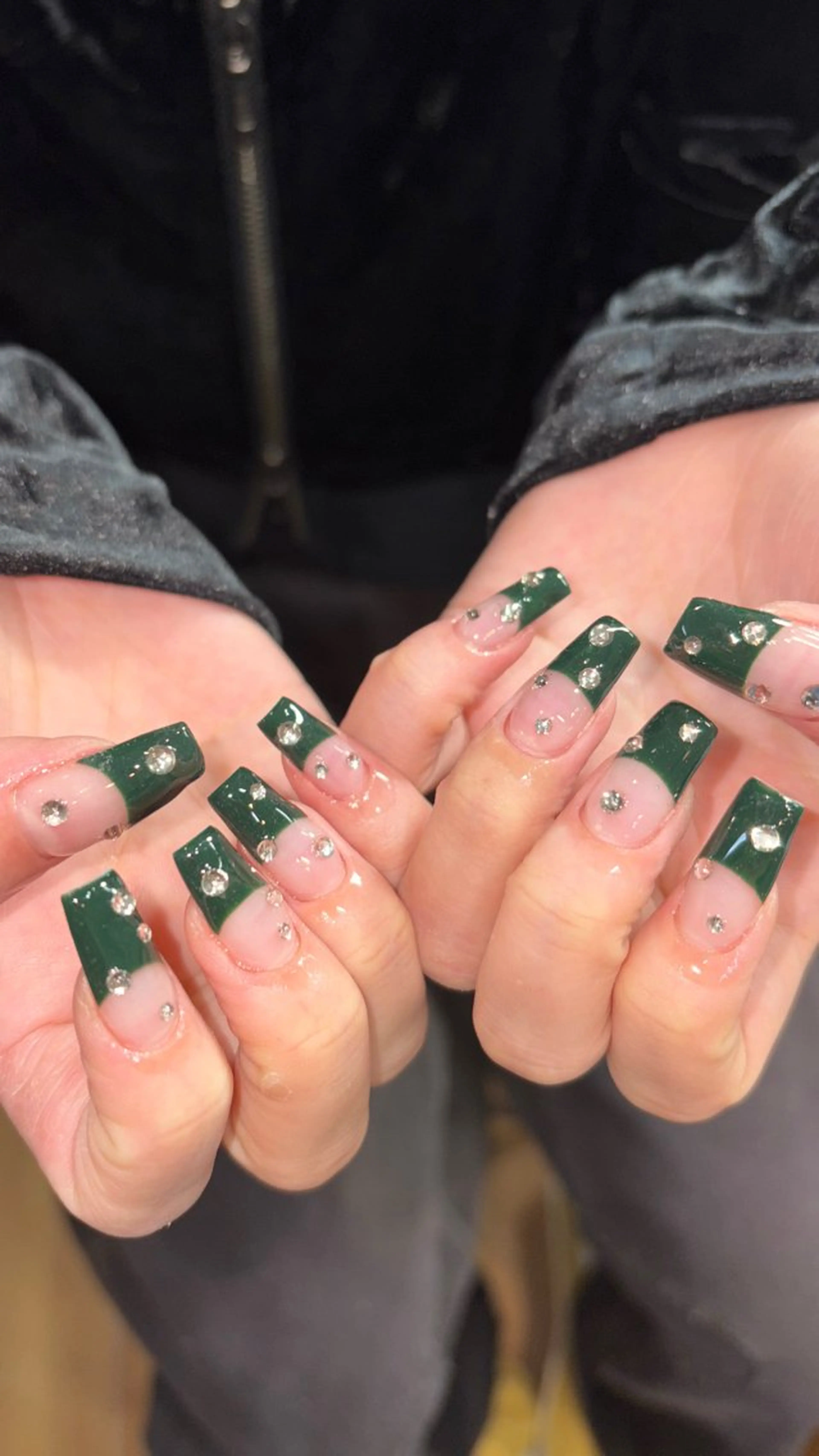 【オフ/ケア⟡.·】クリアベースフレンチorカラーグラデーションの写真