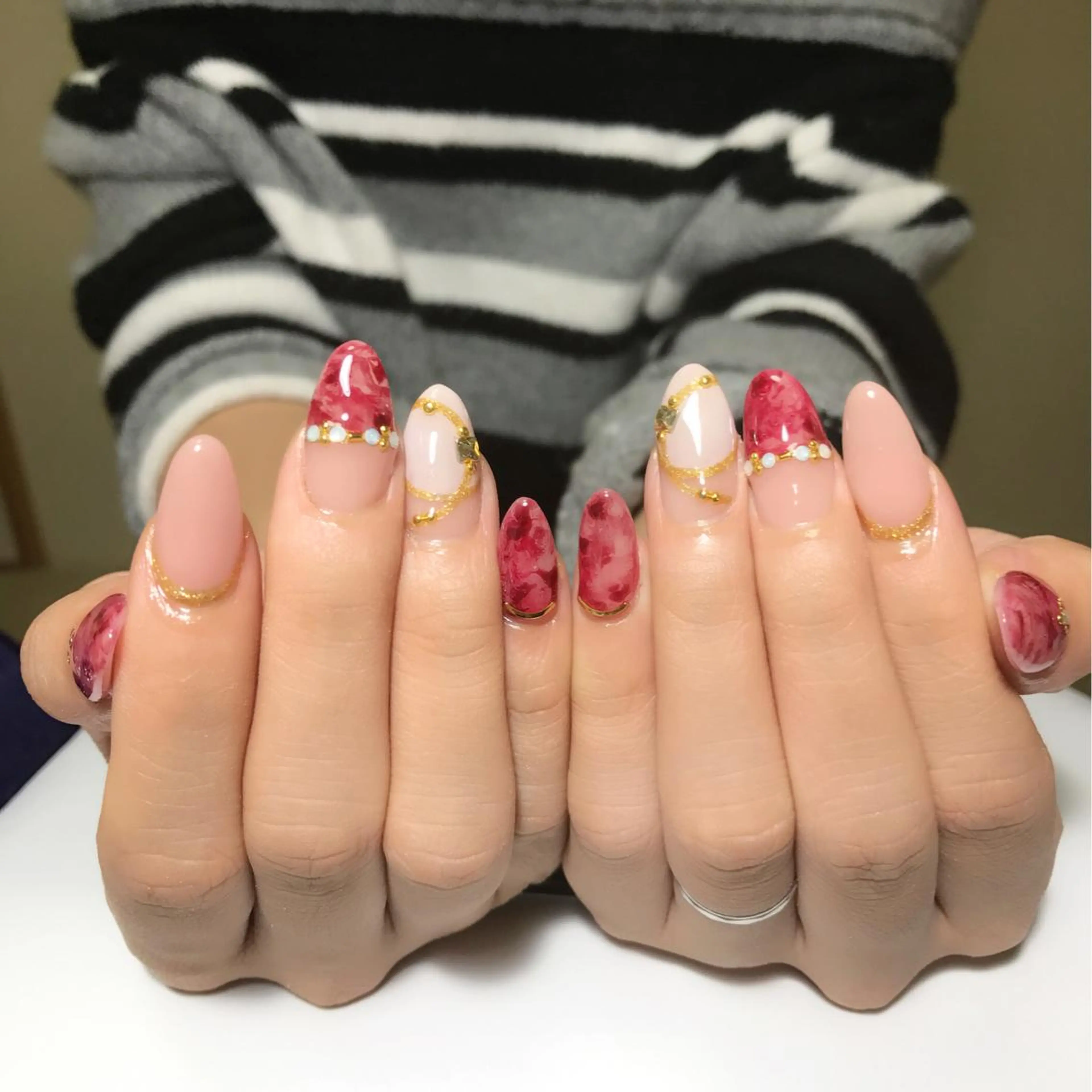 ネイル アートネイル べっ甲ネイル 赤色 RireOne ~リルワン~のネイルデザイン