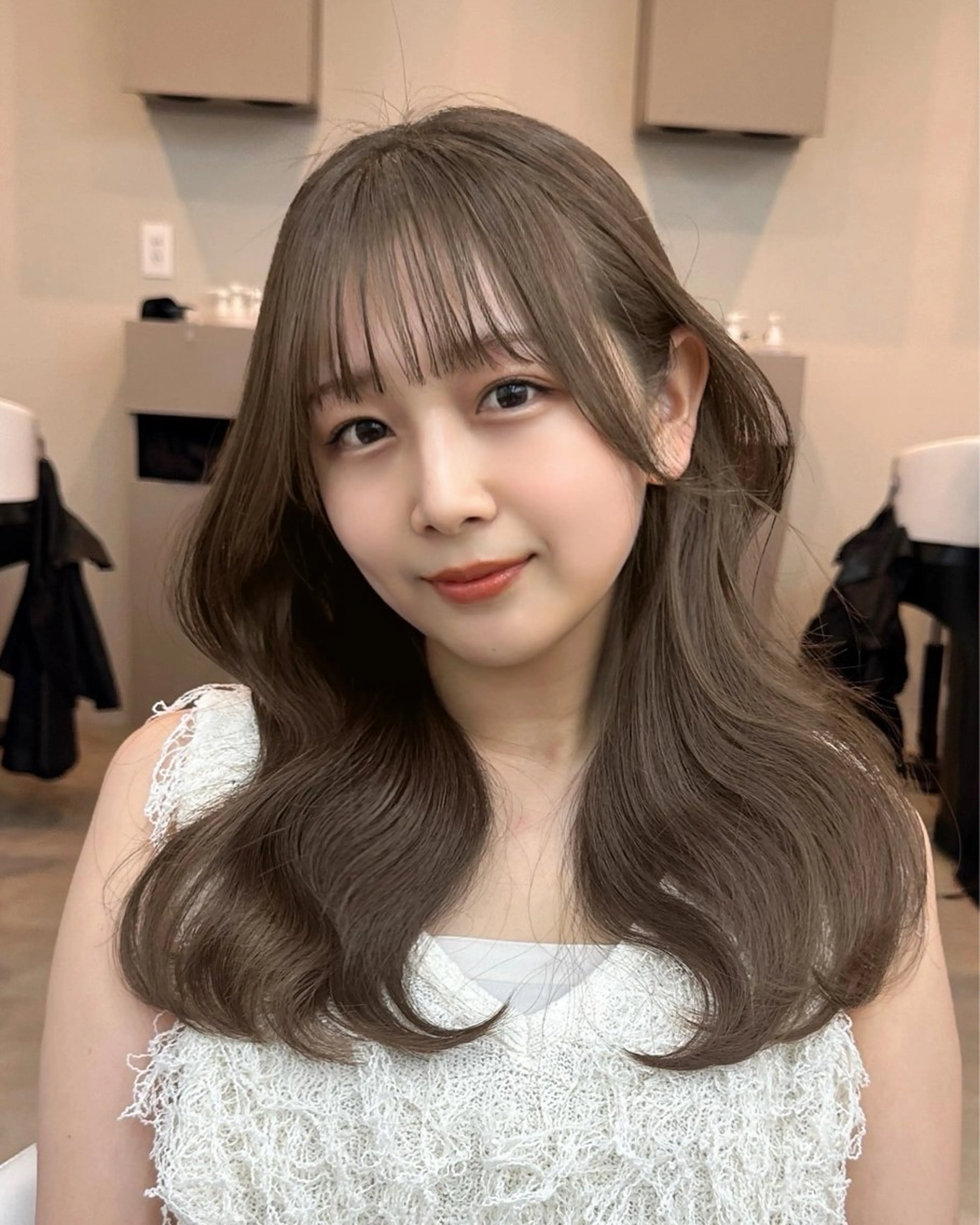 ミディアム カラー ベージュカラー 丸山 心 / 艶カラーのヘアスタイル