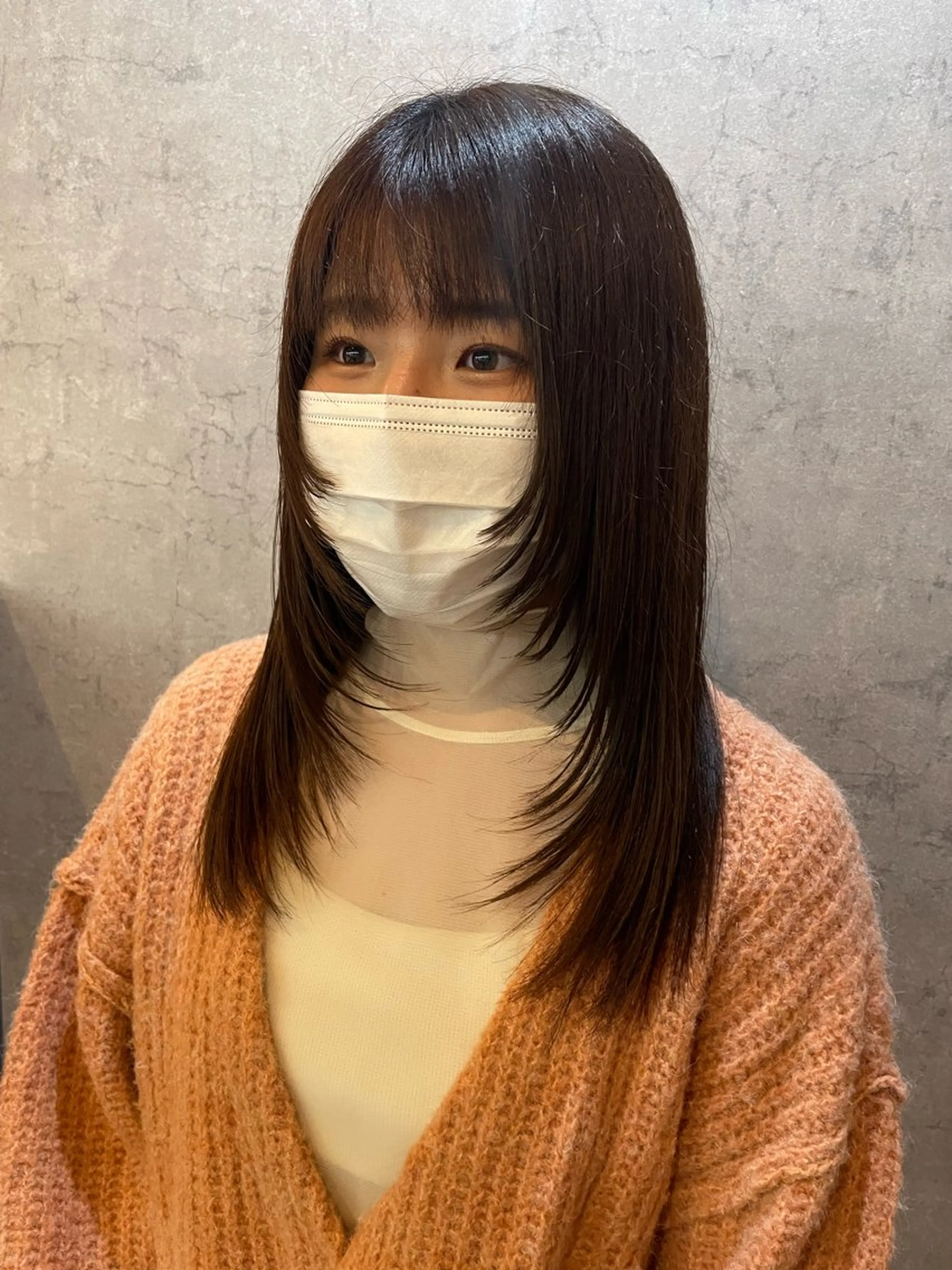 ロング 手塚 由佳のヘアスタイル