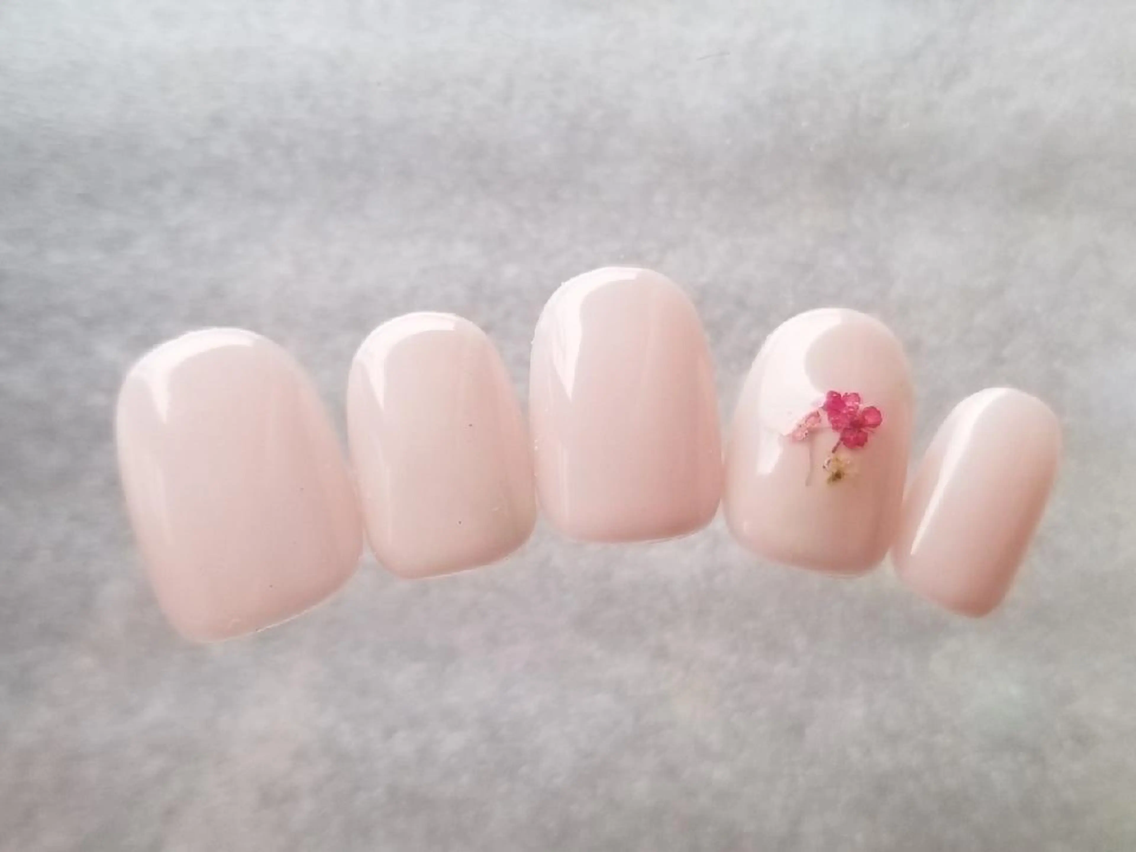 ショート ネイル ニュアンスネイル ワンカラーネイル 吉祥寺🌟 ネイルフロンティアのネイルデザイン