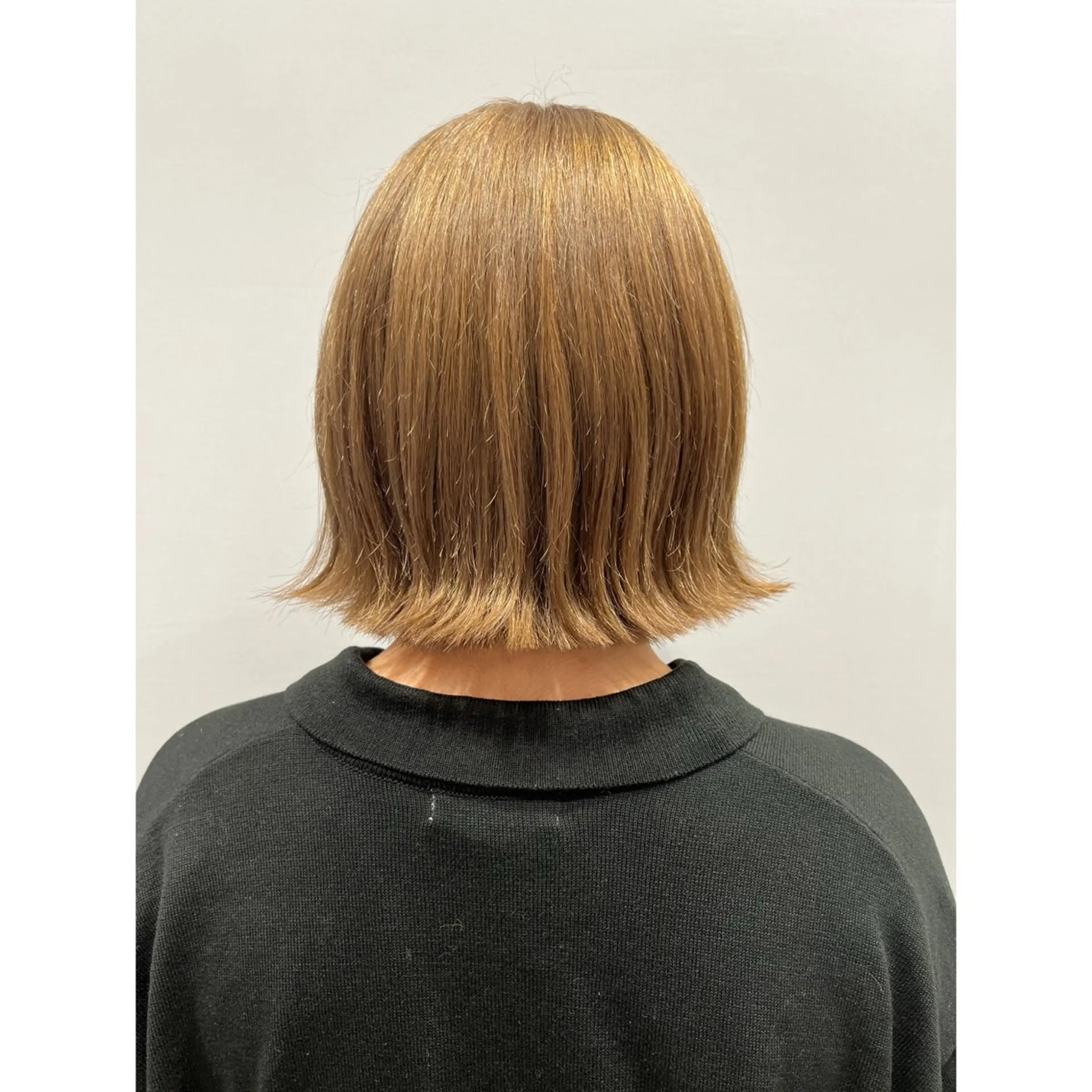 ミディアム カラー ベージュカラー ブリーチ ミルクティーベージュ 🦄💓ショートボブ 🦄💓杉浦りなのヘアスタイル