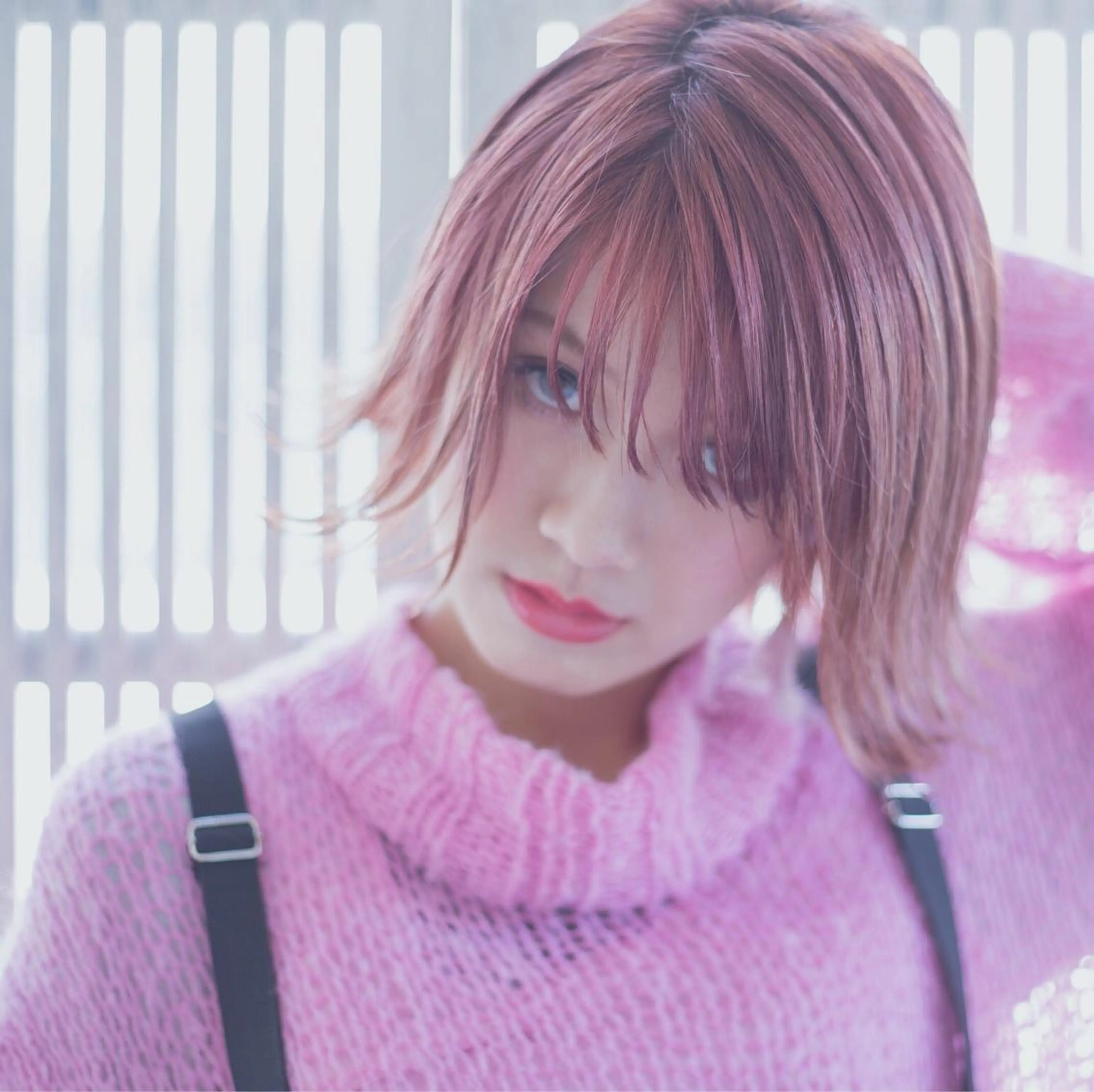 ショート カラー パーマ ヘアアレンジ 推し活専用 【派手髪】飯野ゆかりのヘアスタイル