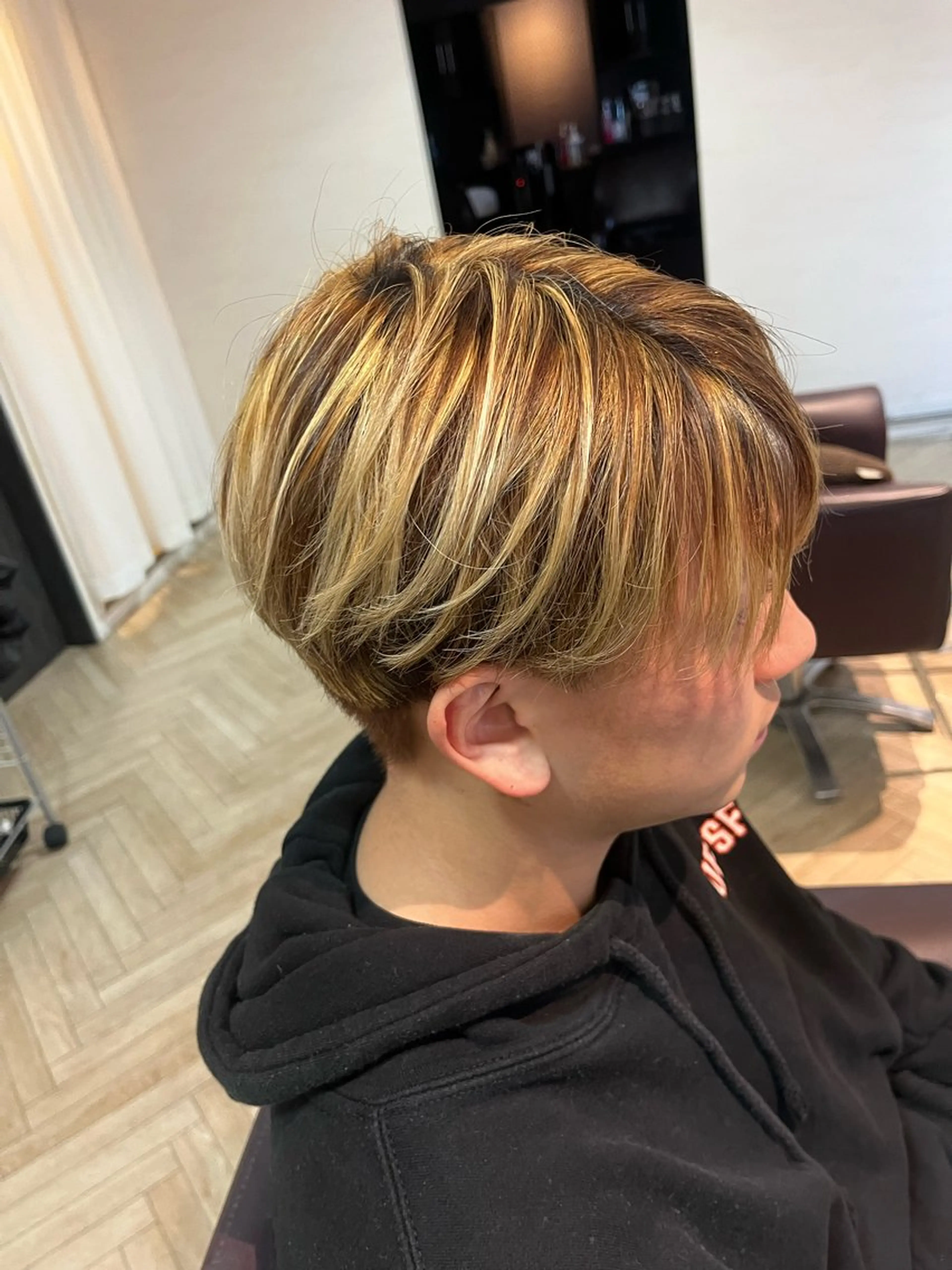 カラー ハイライトカラー カット パーマ 鈴木 拓馬のヘアスタイル