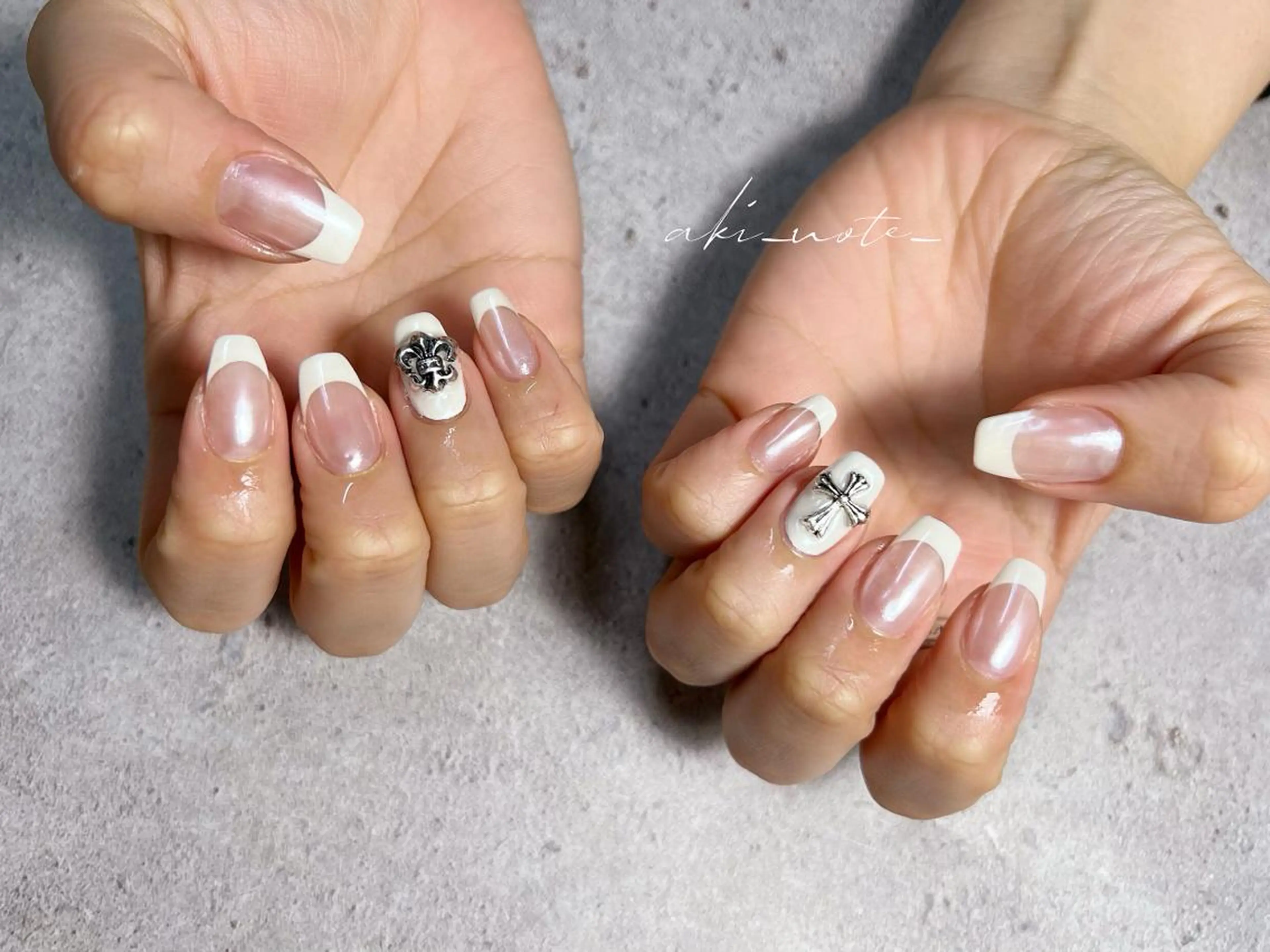ネイル ミラーネイル ホワイト ハンドネイル GRANDE大須 栄/店長 aki🌙のネイルデザイン