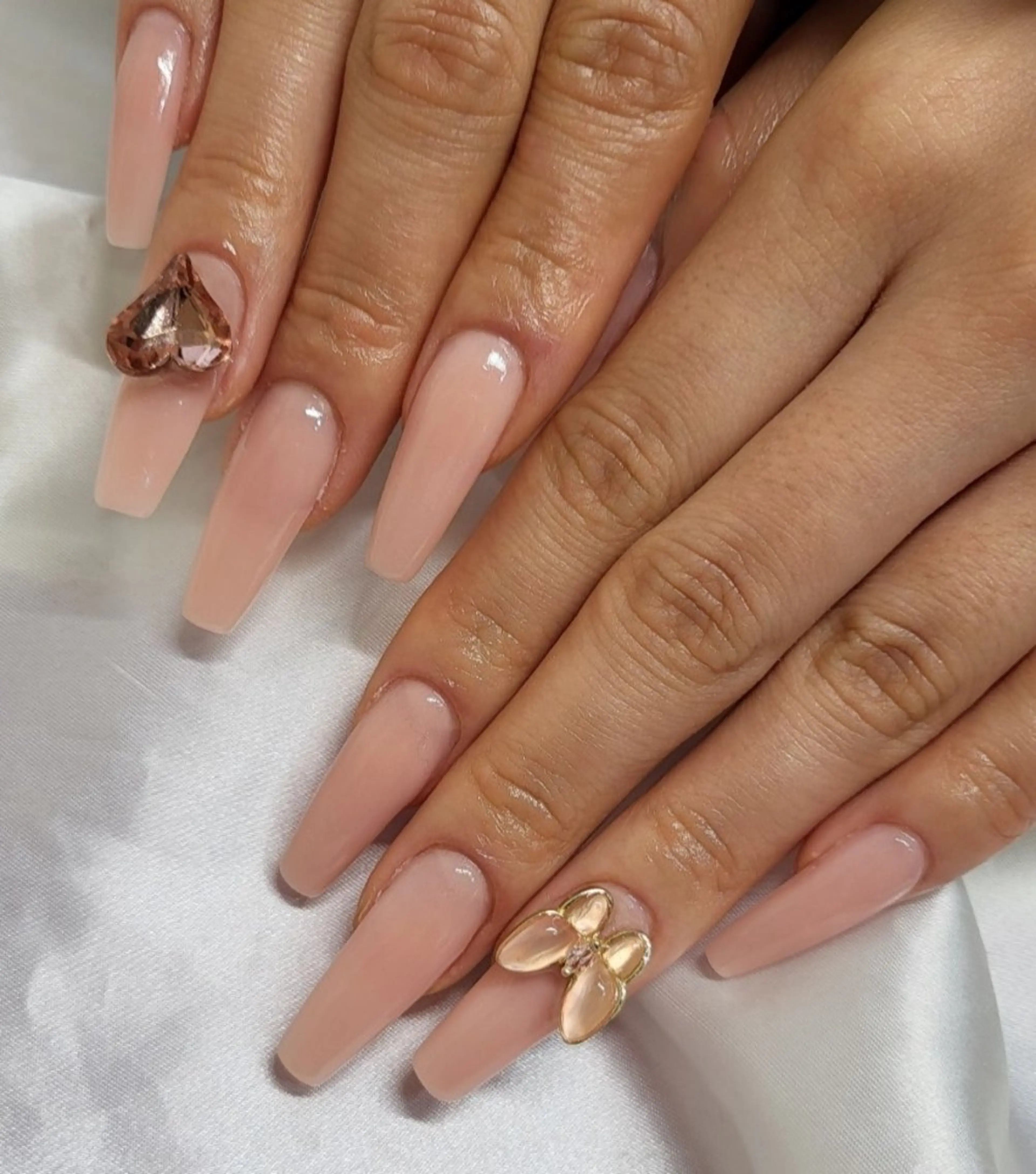 ネイル ハンドネイル Nail Room Vi+のネイルデザイン