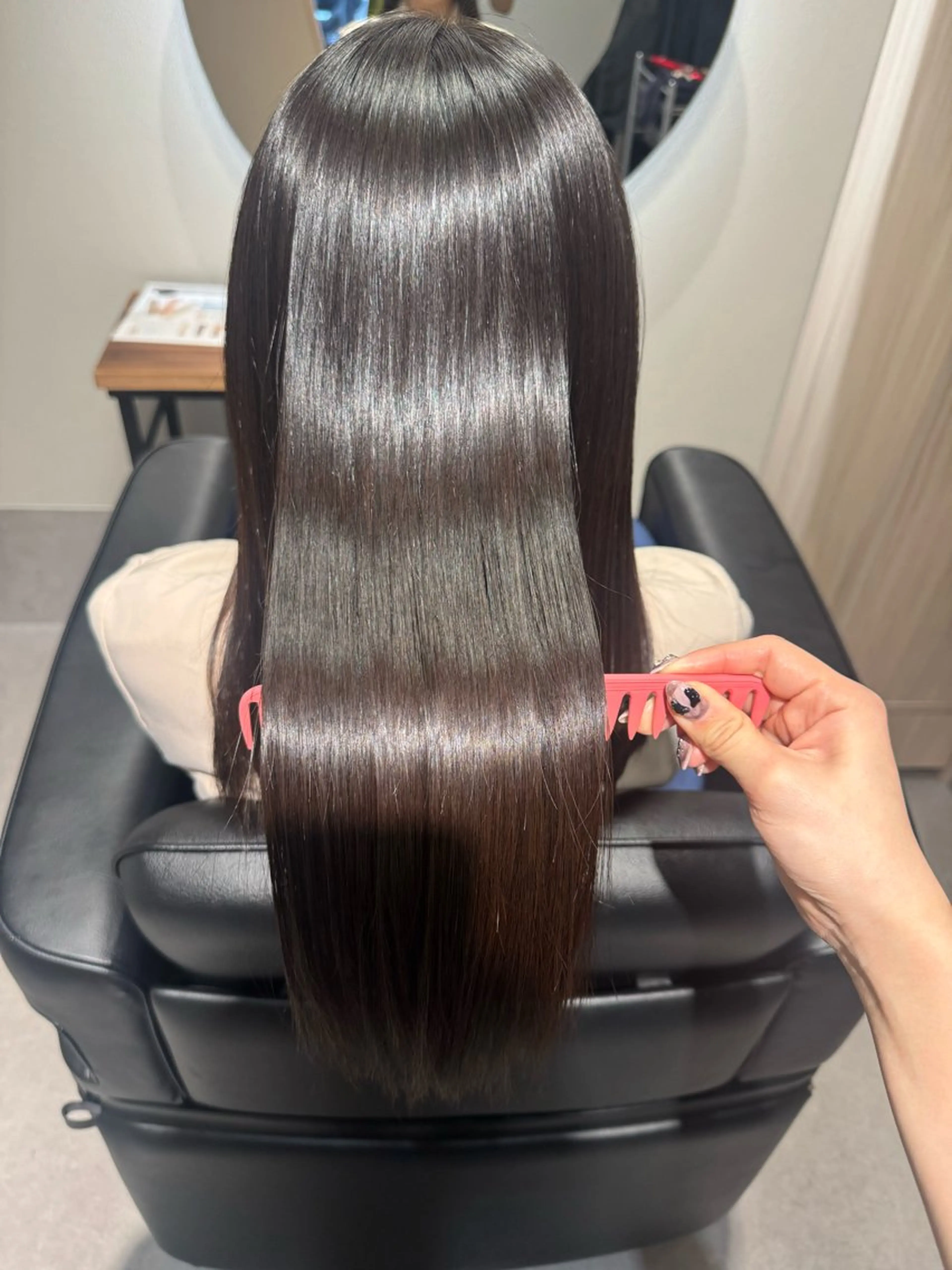 セミロング カット 縮毛矯正 トリートメント NAVY 橋本心 縮毛矯正のヘアスタイル