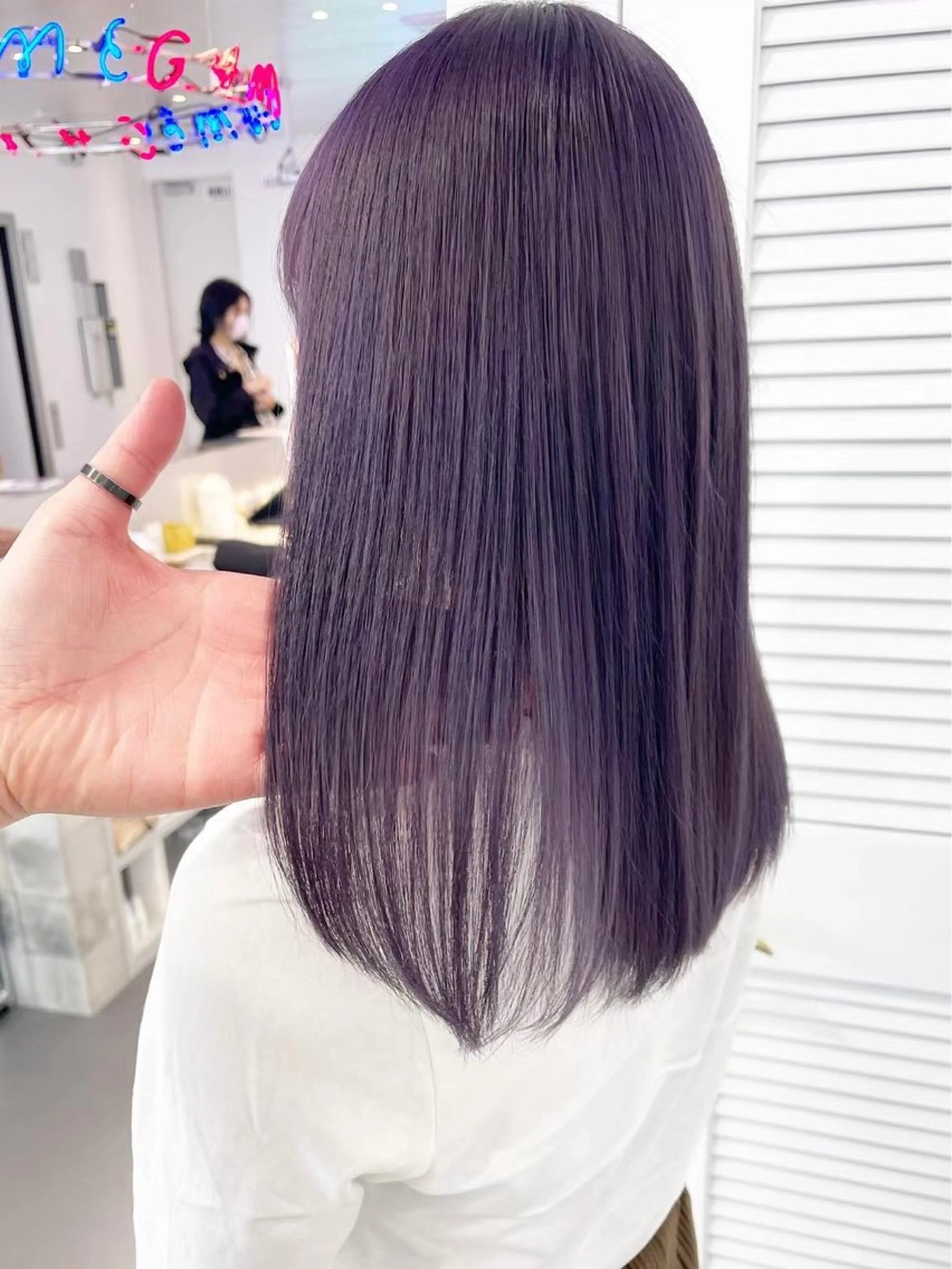 セミロング カラー ラベンダーカラー 透明感ブリーチ ハイトーンウエダのヘアスタイル