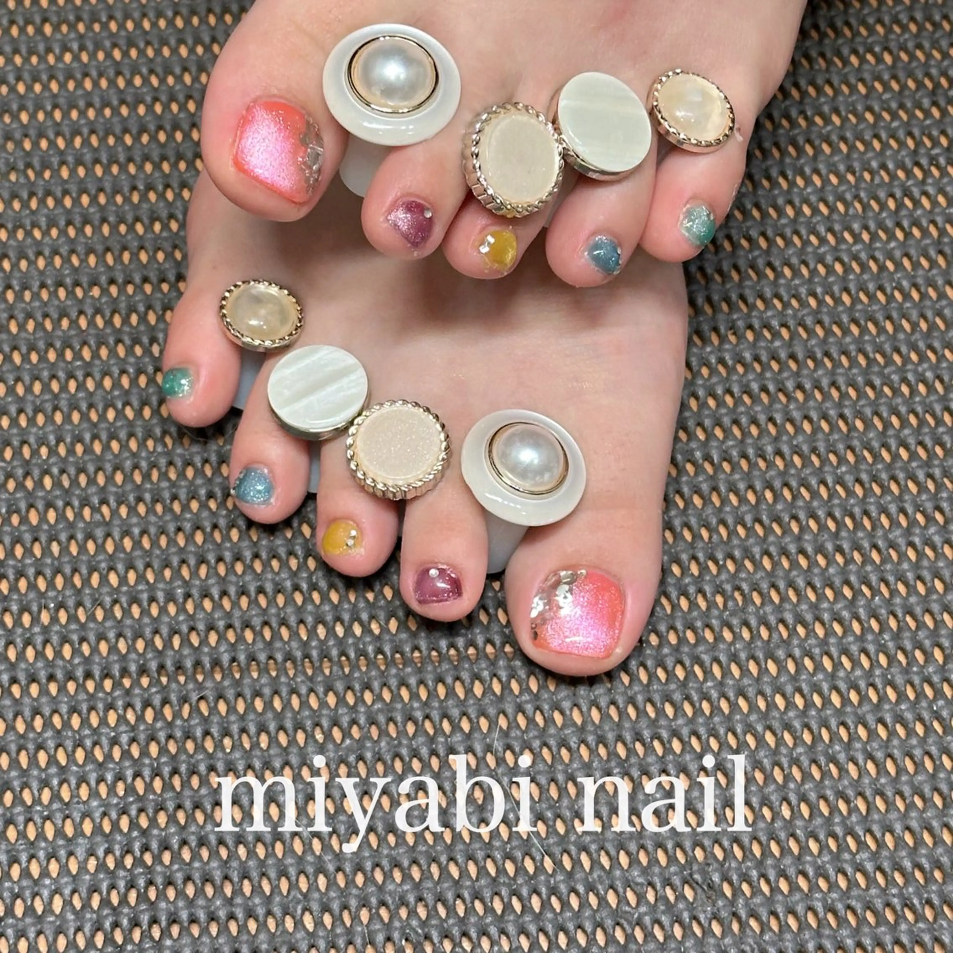 ネイル フットネイル ジェルネイル キラキラネイル マグネットネイル 持ち込み フットネイル miyabi nail 桂川駅近くのネイルデザイン