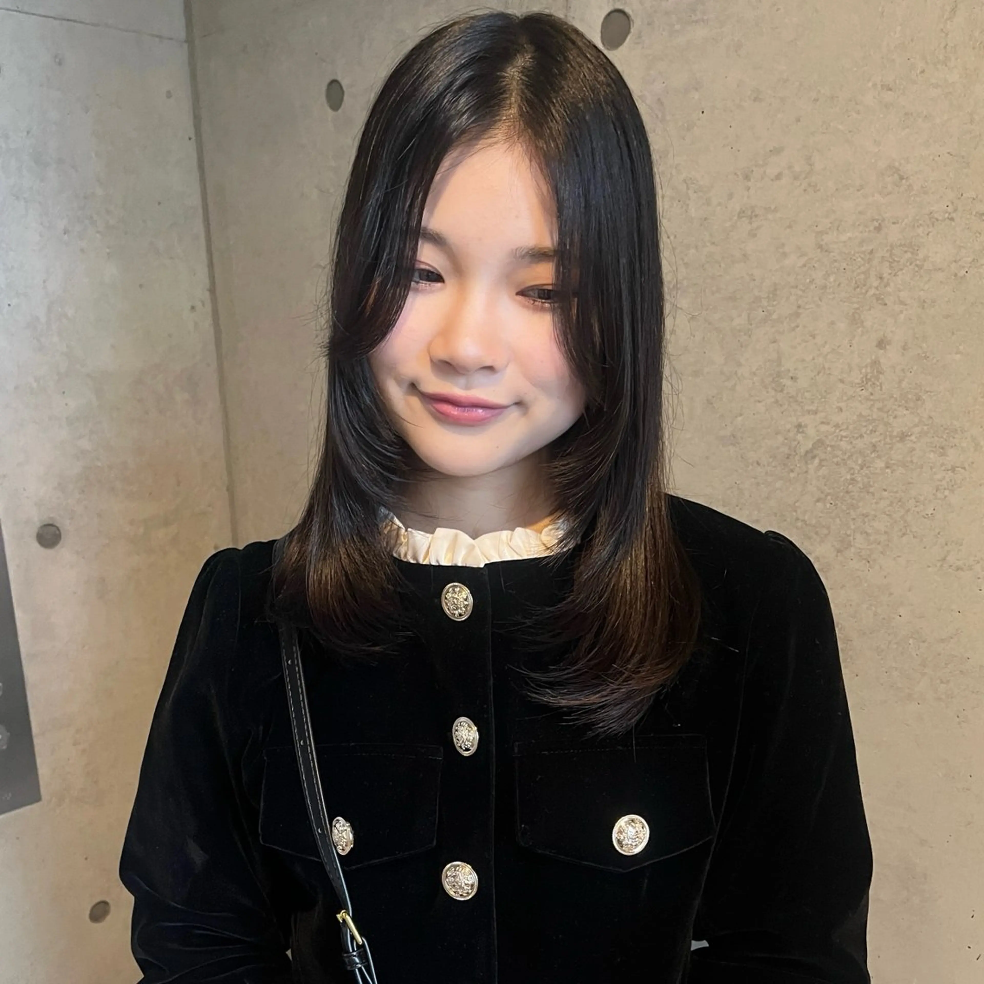 セミロング 広香🪽ハイトーン/ レイヤー/ヘアセットのヘアスタイル