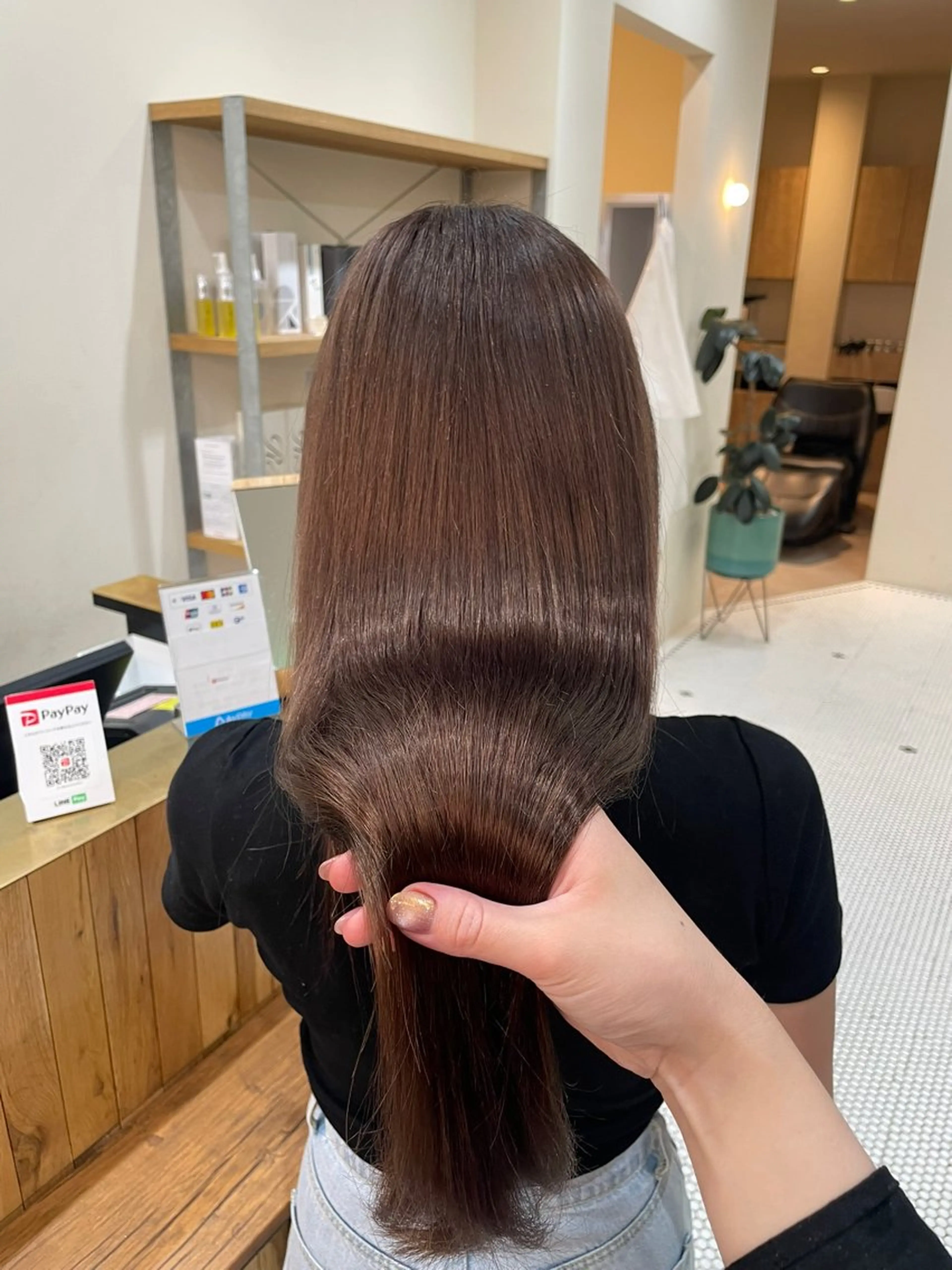 ロング レイヤーカット 🌱 ブリーチ  はるかのヘアスタイル