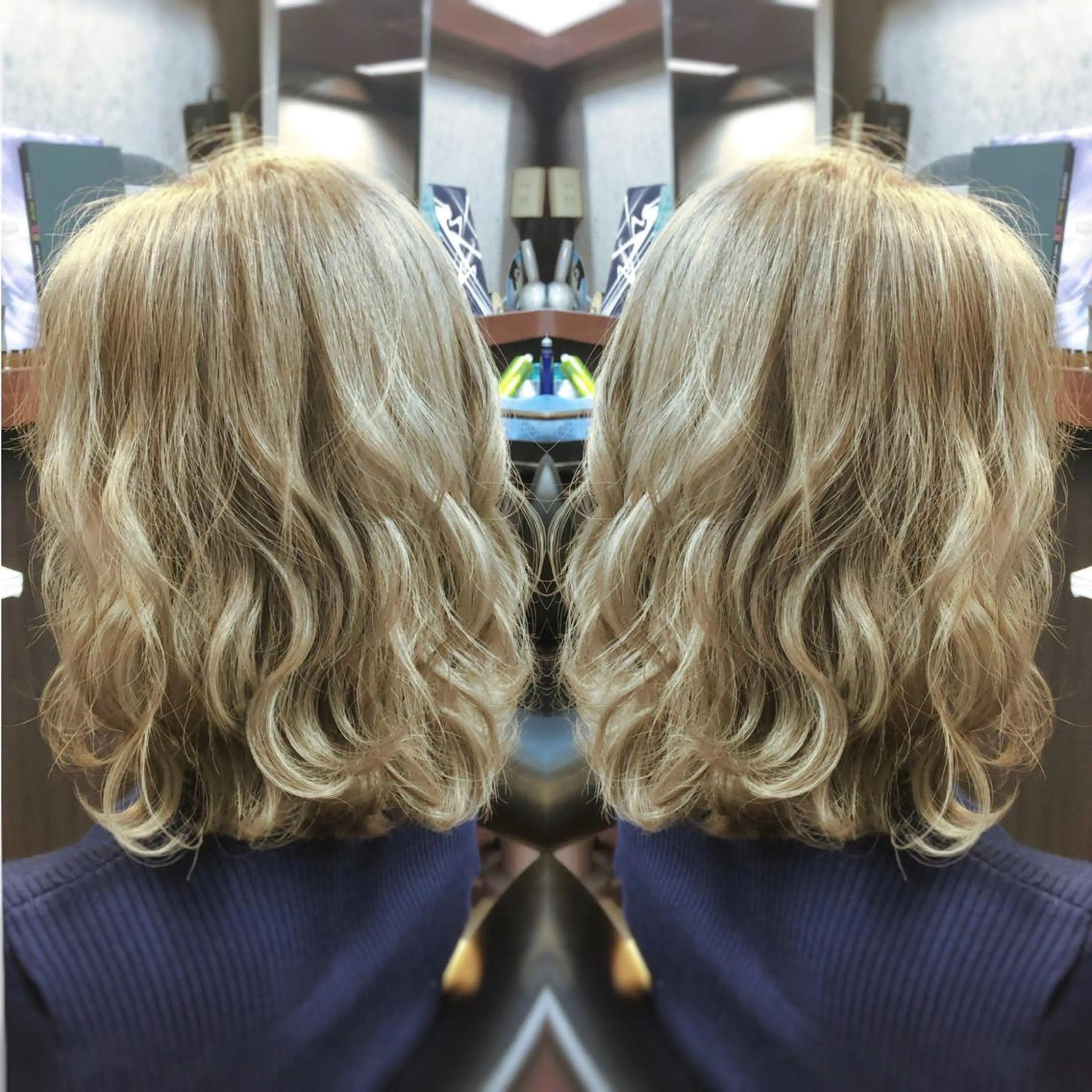 ミディアム カラー ヘアアレンジ ブロンド 透明感カラー カット ヘアカラー トリートメント Luzir⭐︎ GEN⭐︎のヘアスタイル