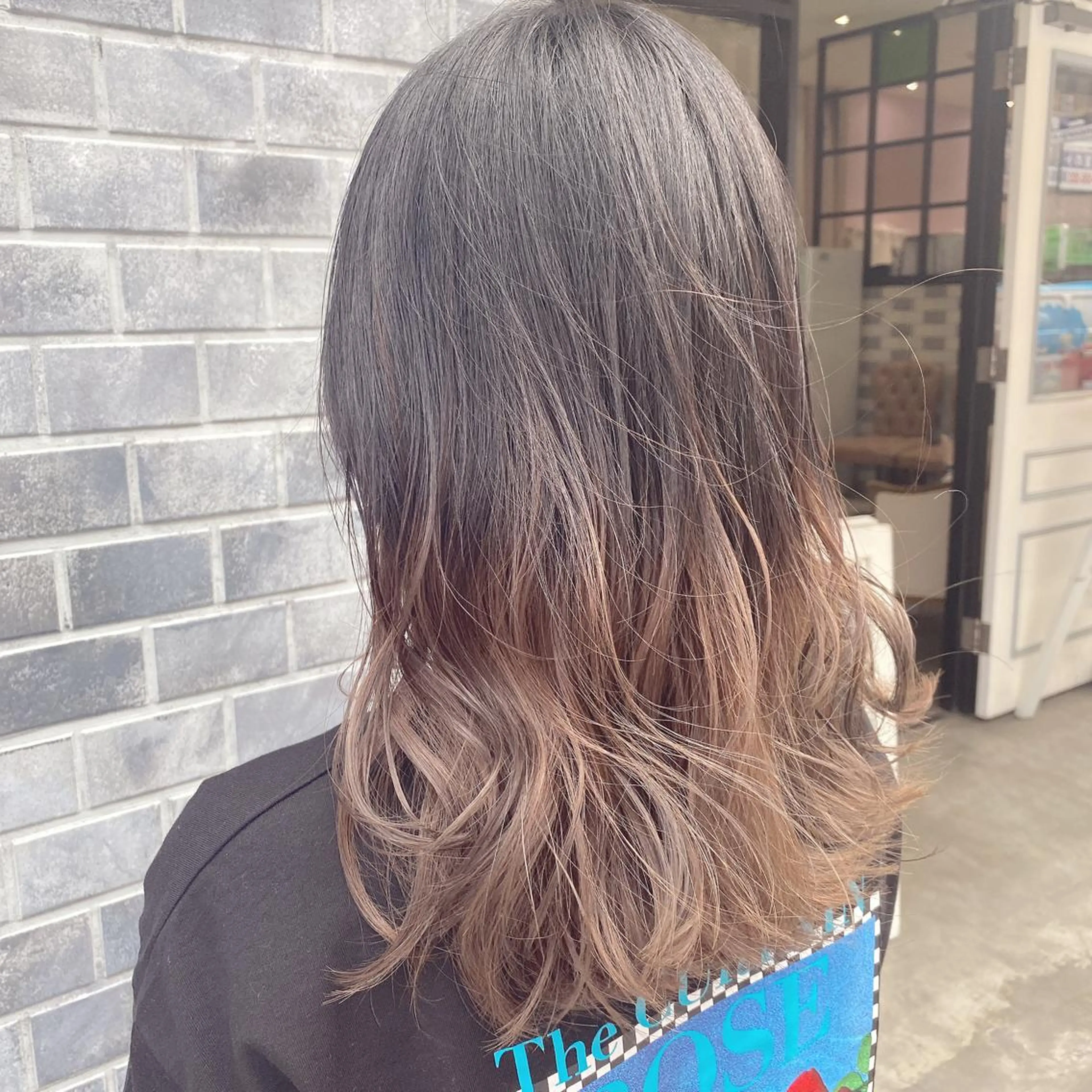 セミロング カラー アッシュ アッシュブラウン ブラウンカラー グラデーションカラー ✳︎SERA✳︎ 平日のみご案内のマツエク・マツパデザイン