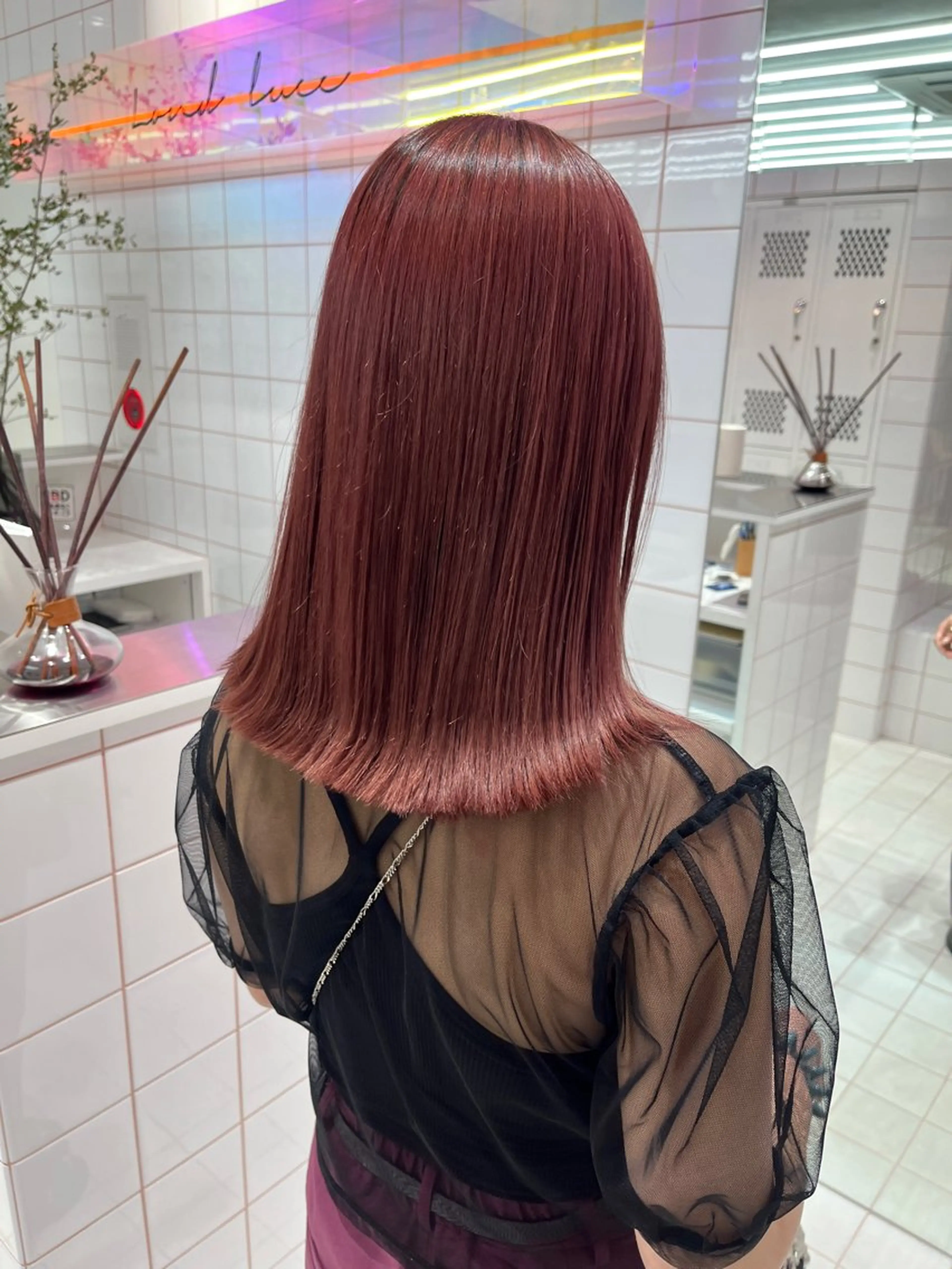 ミディアム カラー ブリーチ ピンクカラー ヘアカラー トリートメント 未来 【ボブ・ショート⠀】のヘアスタイル