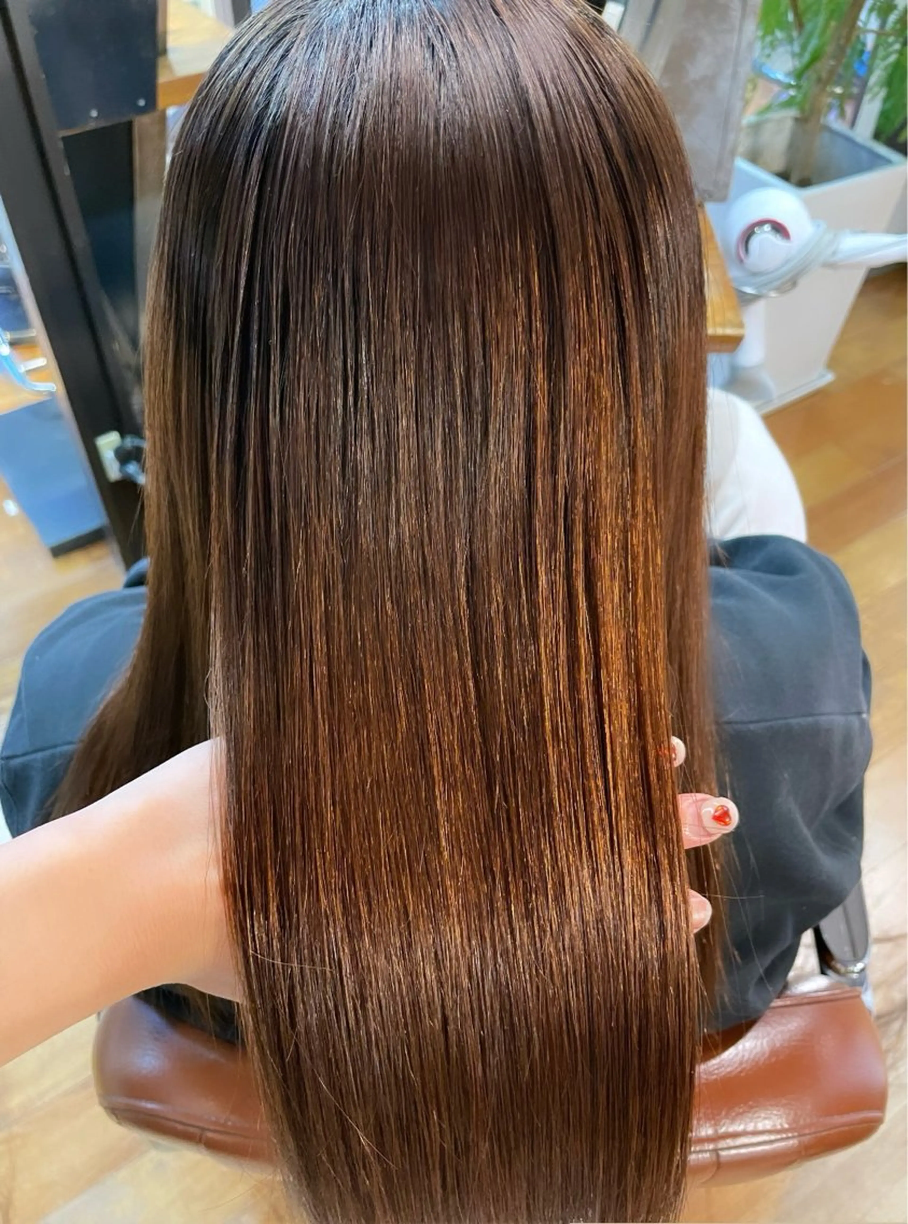 セミロング パーマ 縮毛矯正 トリートメント ayaka |トレンドヘアのヘアスタイル