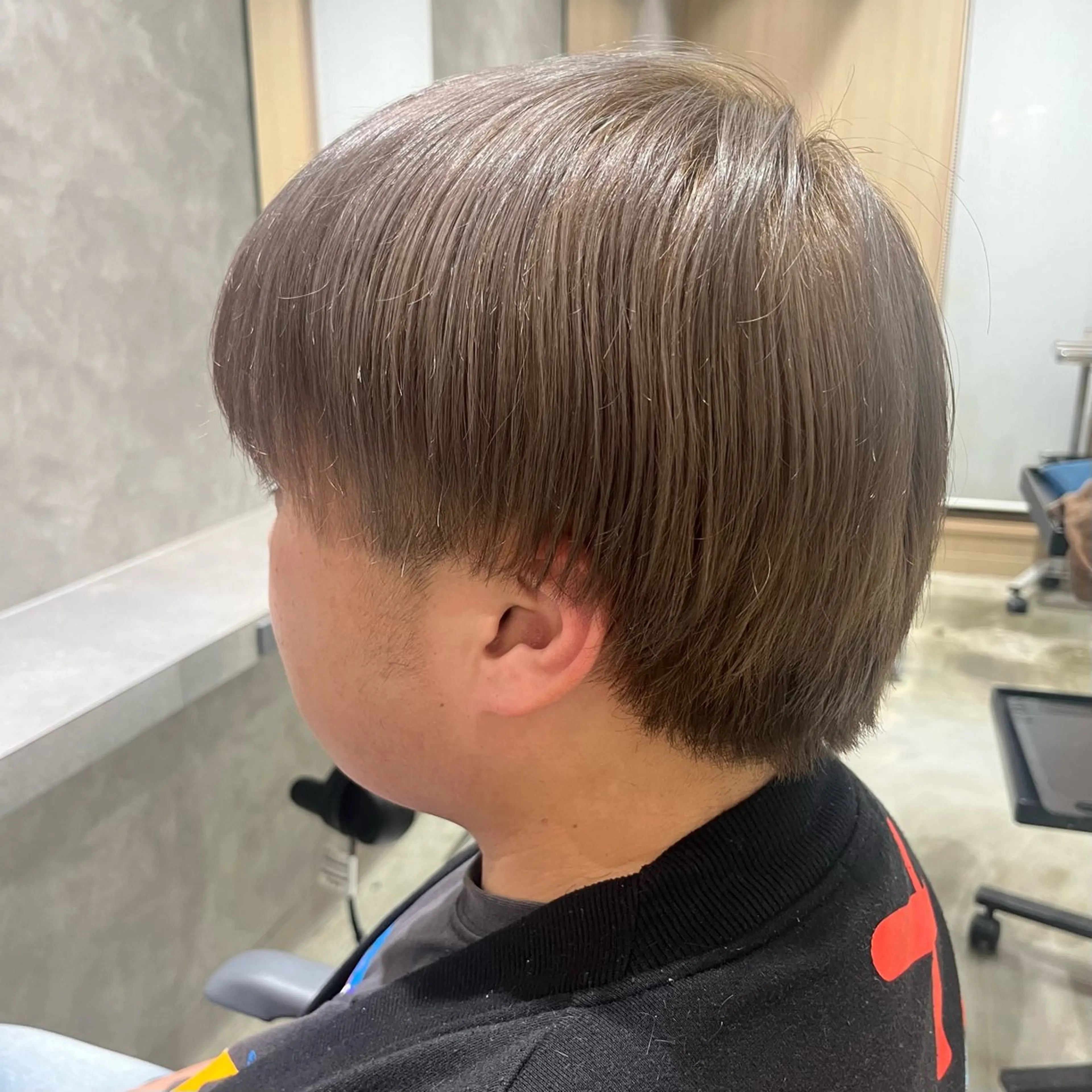 メンズ ハイトーン×推し カラー💫Miyuのヘアスタイル