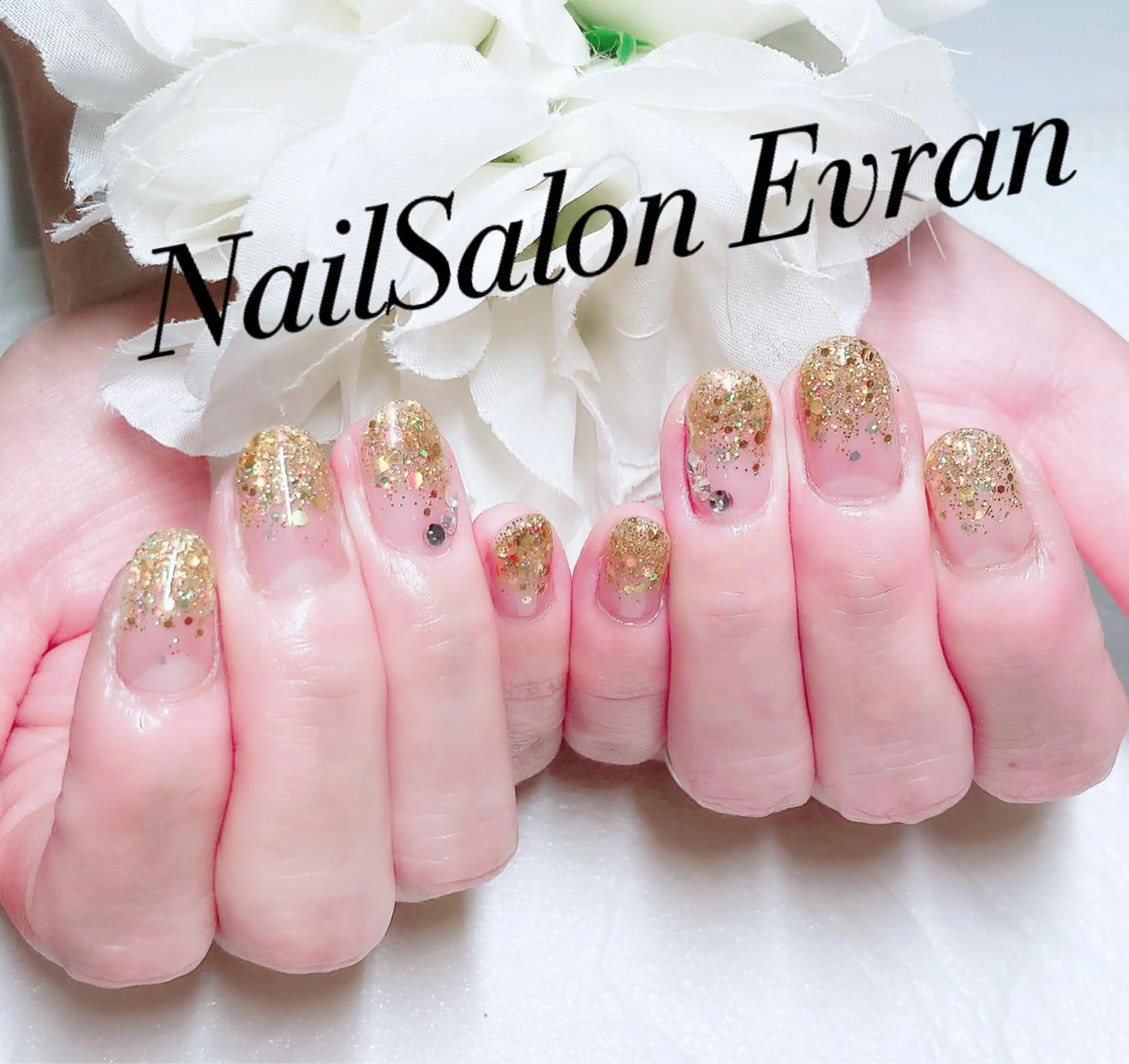 ネイル ホログラムネイル ラメ(グリッター) ラメグラデーション ストーンネイル Nail salon Evranのネイルデザイン