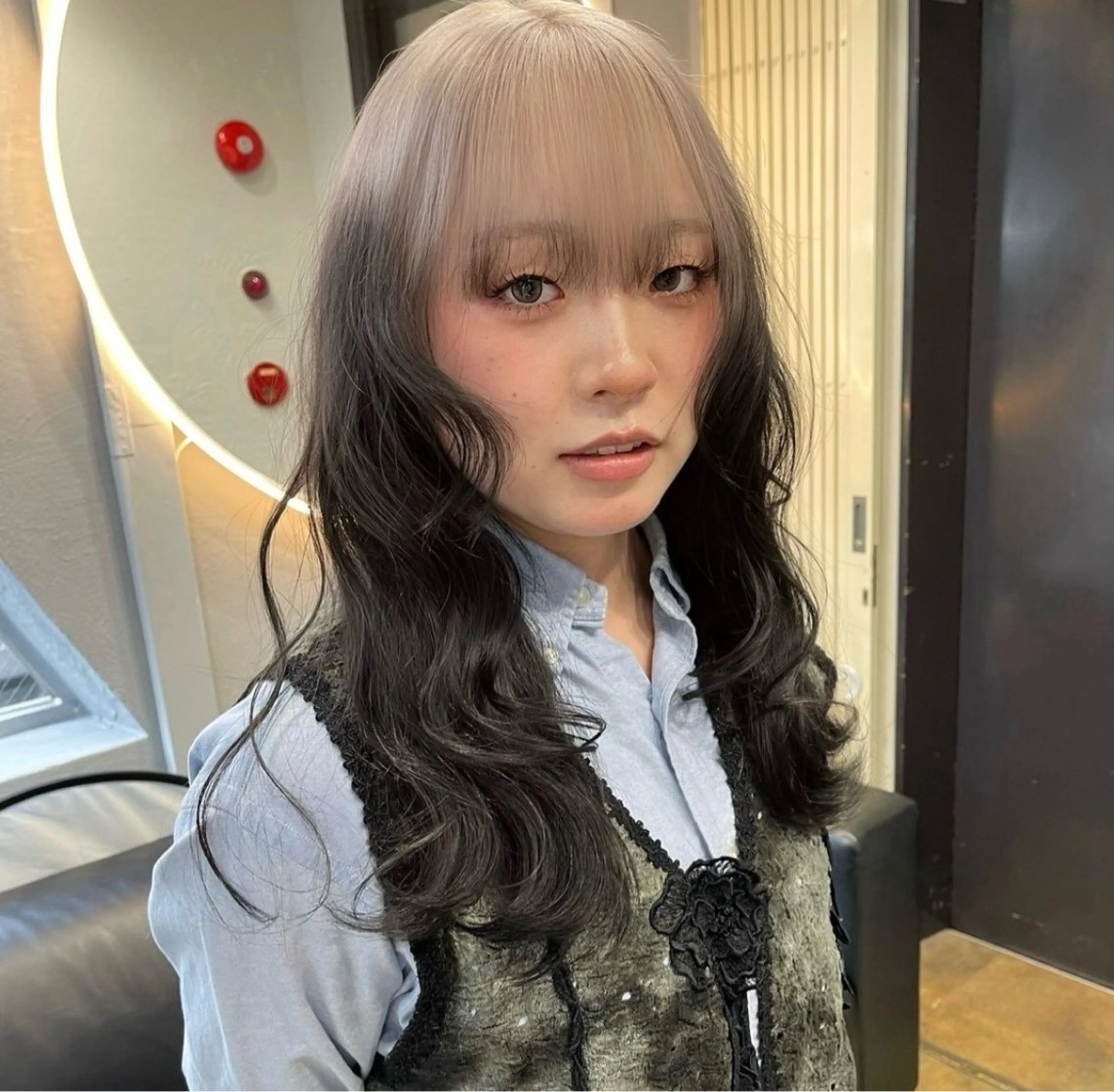 ロング 顔周りカット 小顔カット VIVIE 福岡天神店のヘアスタイル