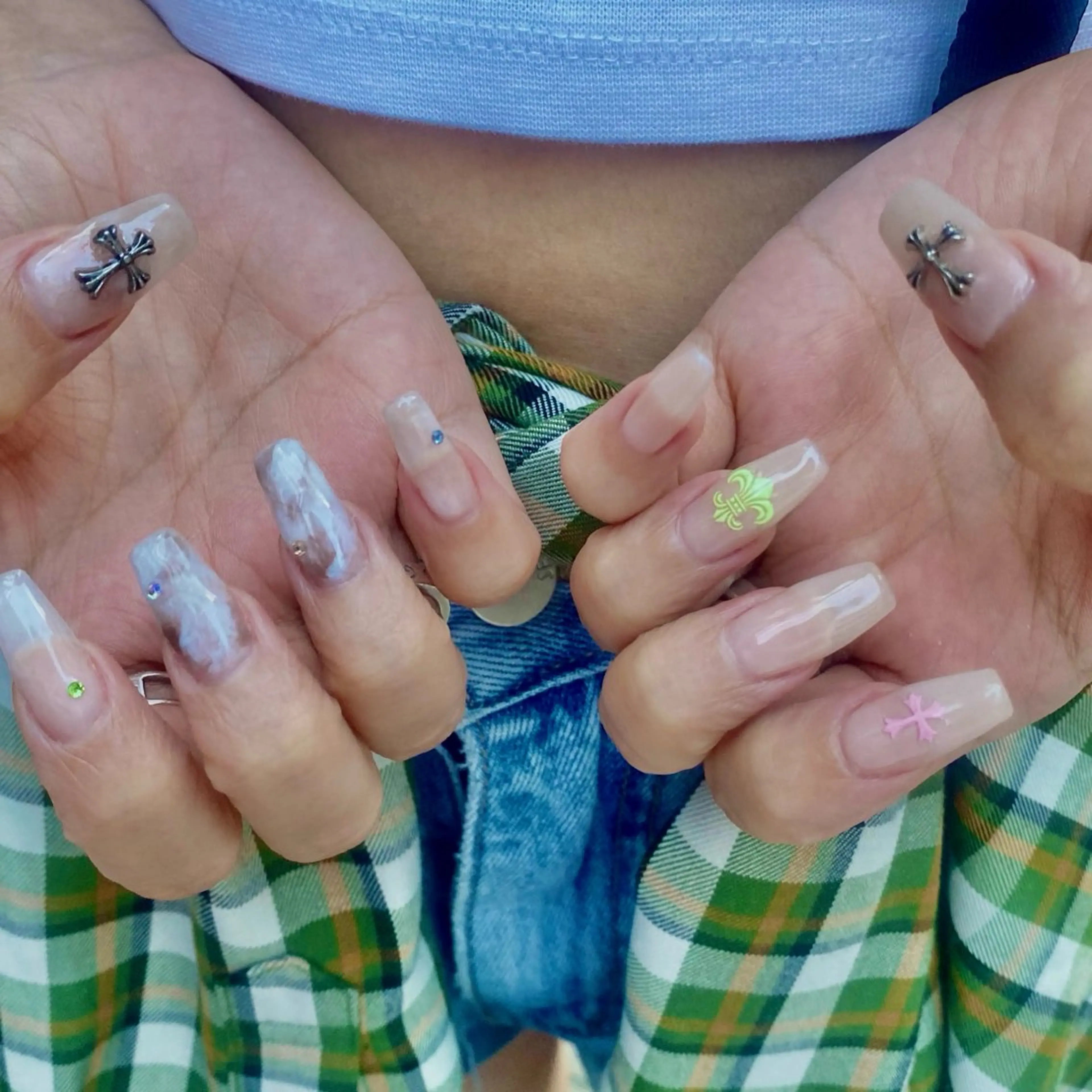 ネイル 大理石ネイル(マーブル) ハンドネイル Roi〈ロワ〉 Reikaのネイルデザイン