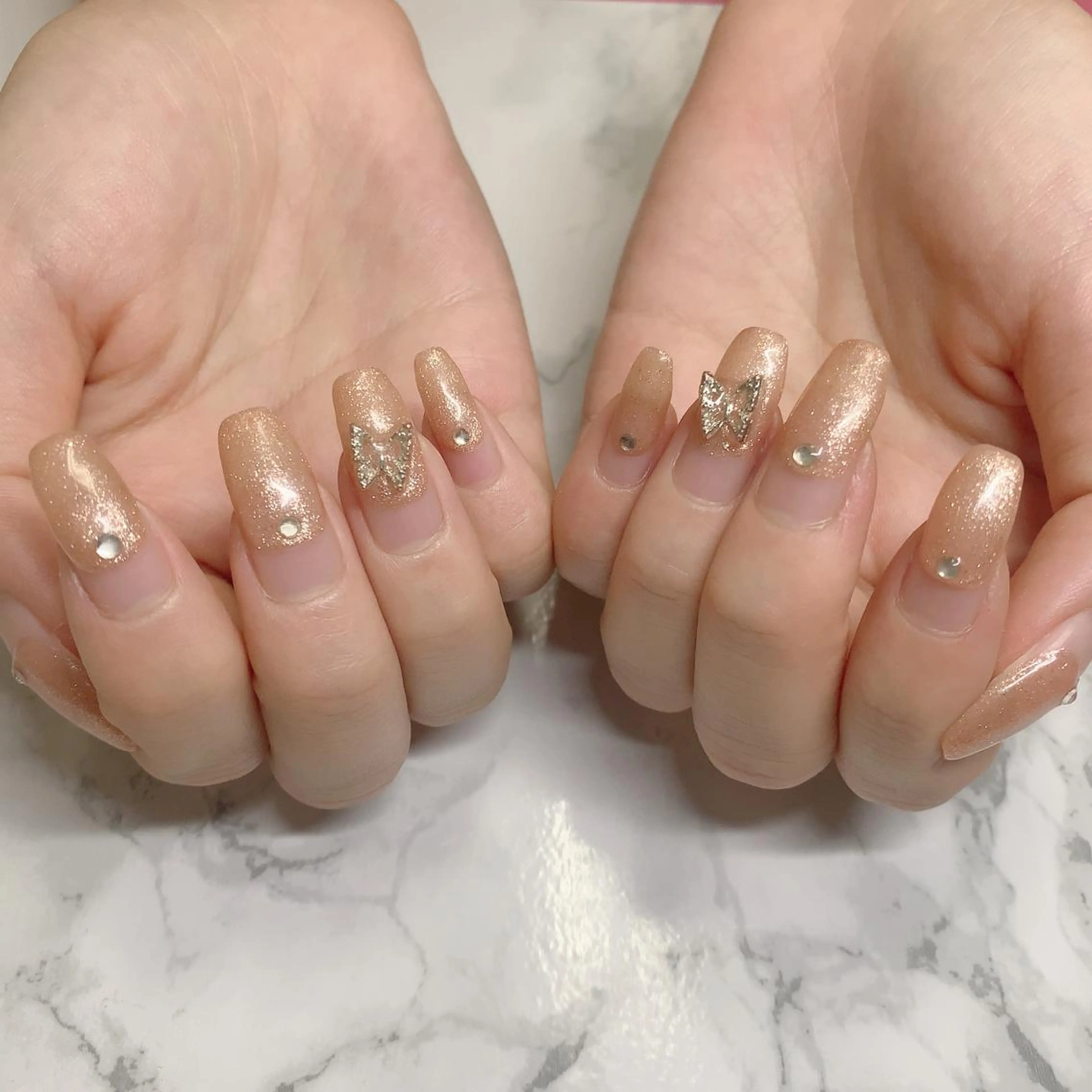 ネイル はな💎ネイル ワンホン、長さ出しのネイルデザイン