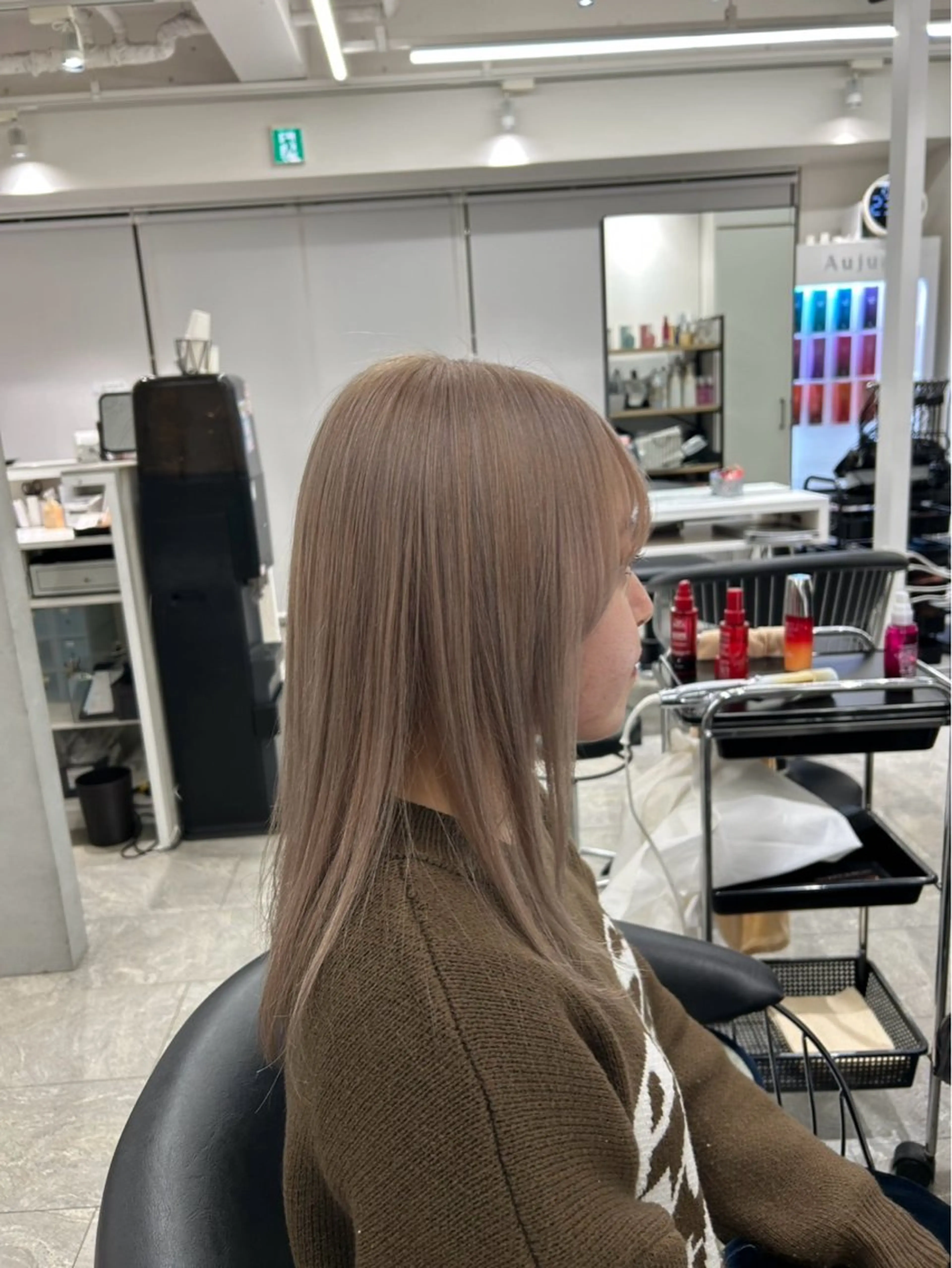 ロング カラー 透明感カラー ハイトーンカラー ピンクカラー NILLU所属・上山 凜のヘアスタイル