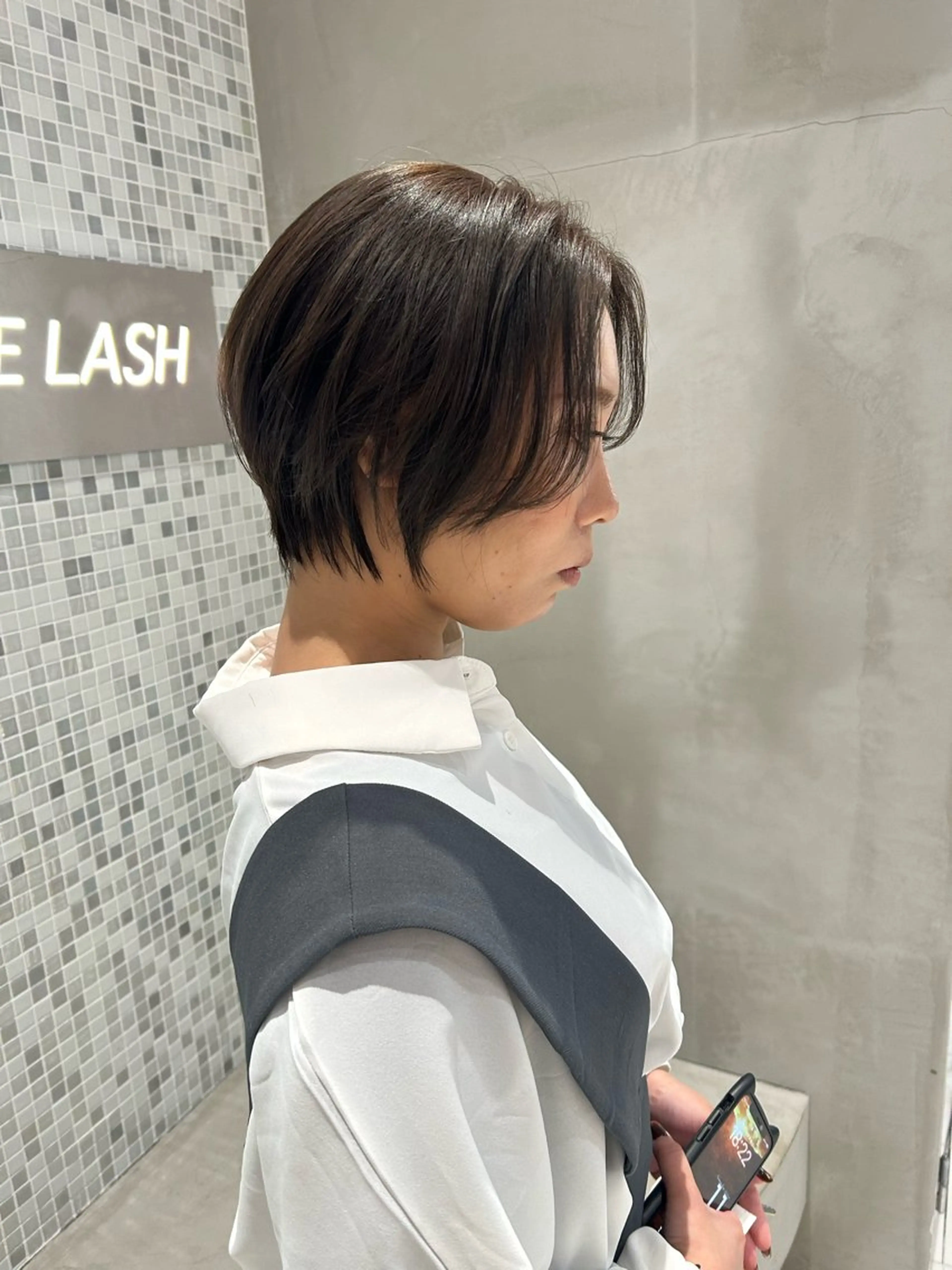 ショート カラー アッシュ ベージュカラー ショートヘア カット ヘアカラー トリートメント 透明感カラー🫧 nanohaのヘアスタイル