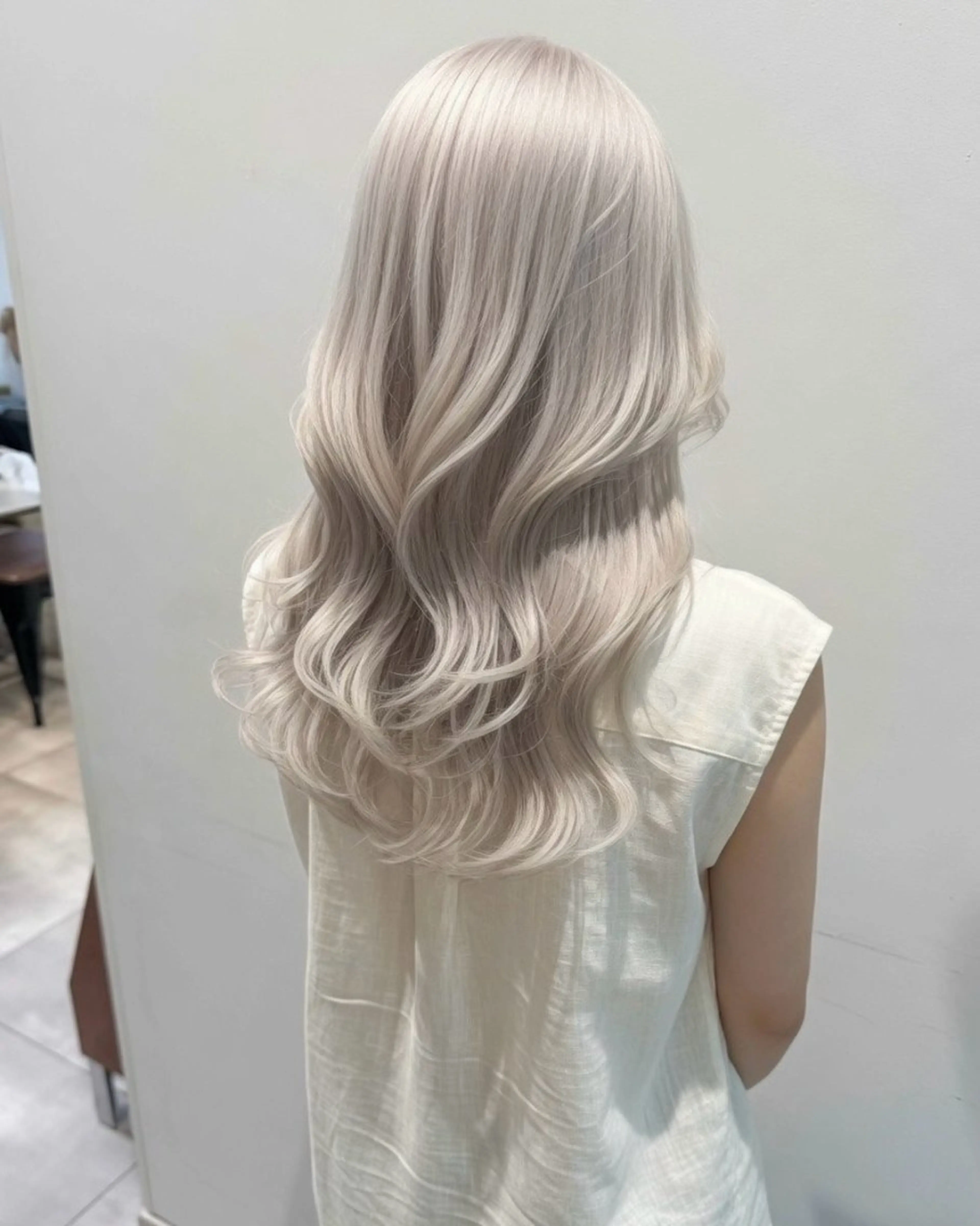 セミロング カラー ヘアアレンジ ベージュカラー ブリーチ ブロンド ケアブリーチ ケアカラー ヘアカラー ハイトーン特化🤍 浦住のヘアスタイル