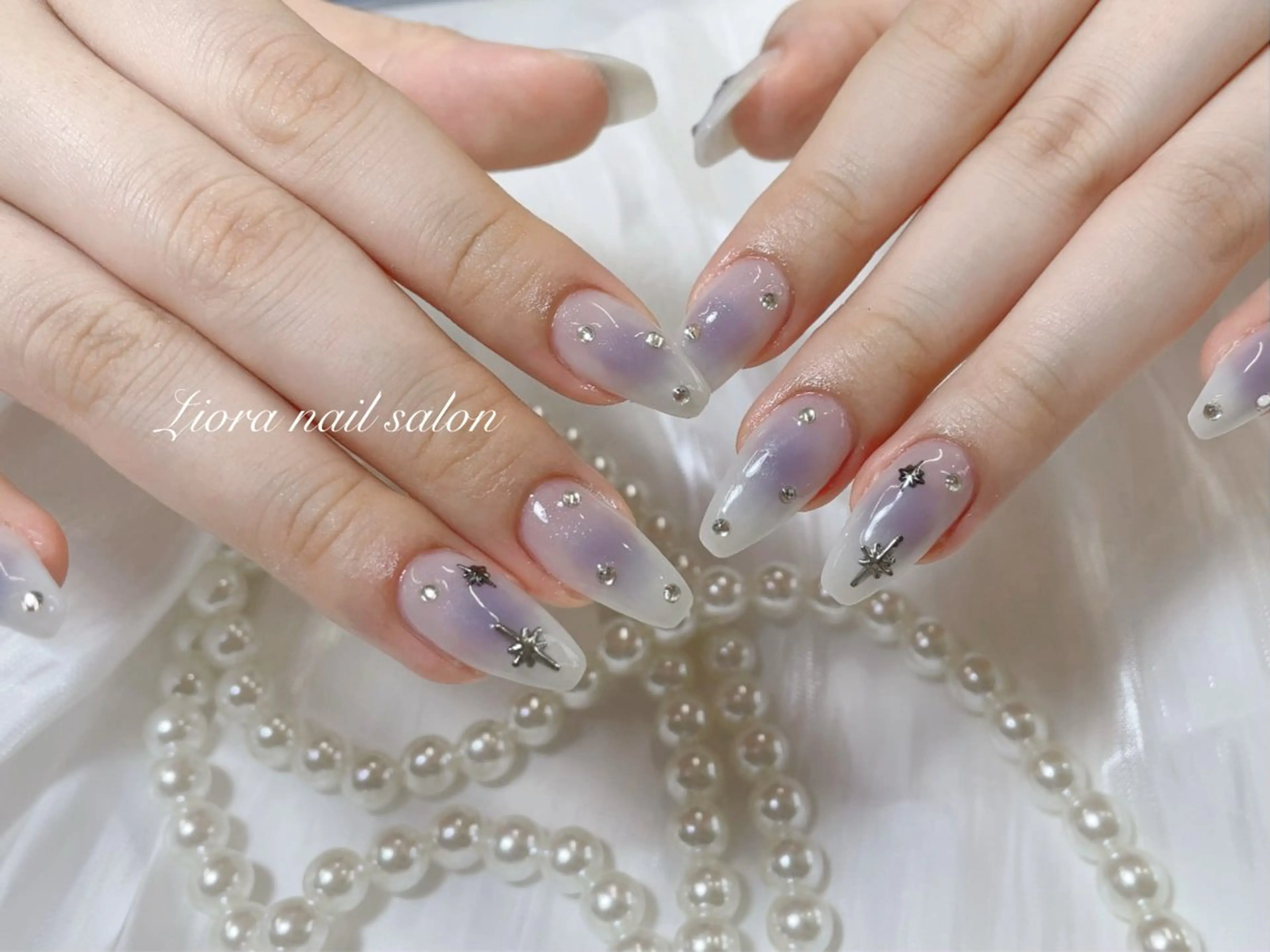 ネイル フレンチネイル ジェルネイル ガーリー グラデーション キラキラネイル Liora nail スカルプ専門店のネイルデザイン