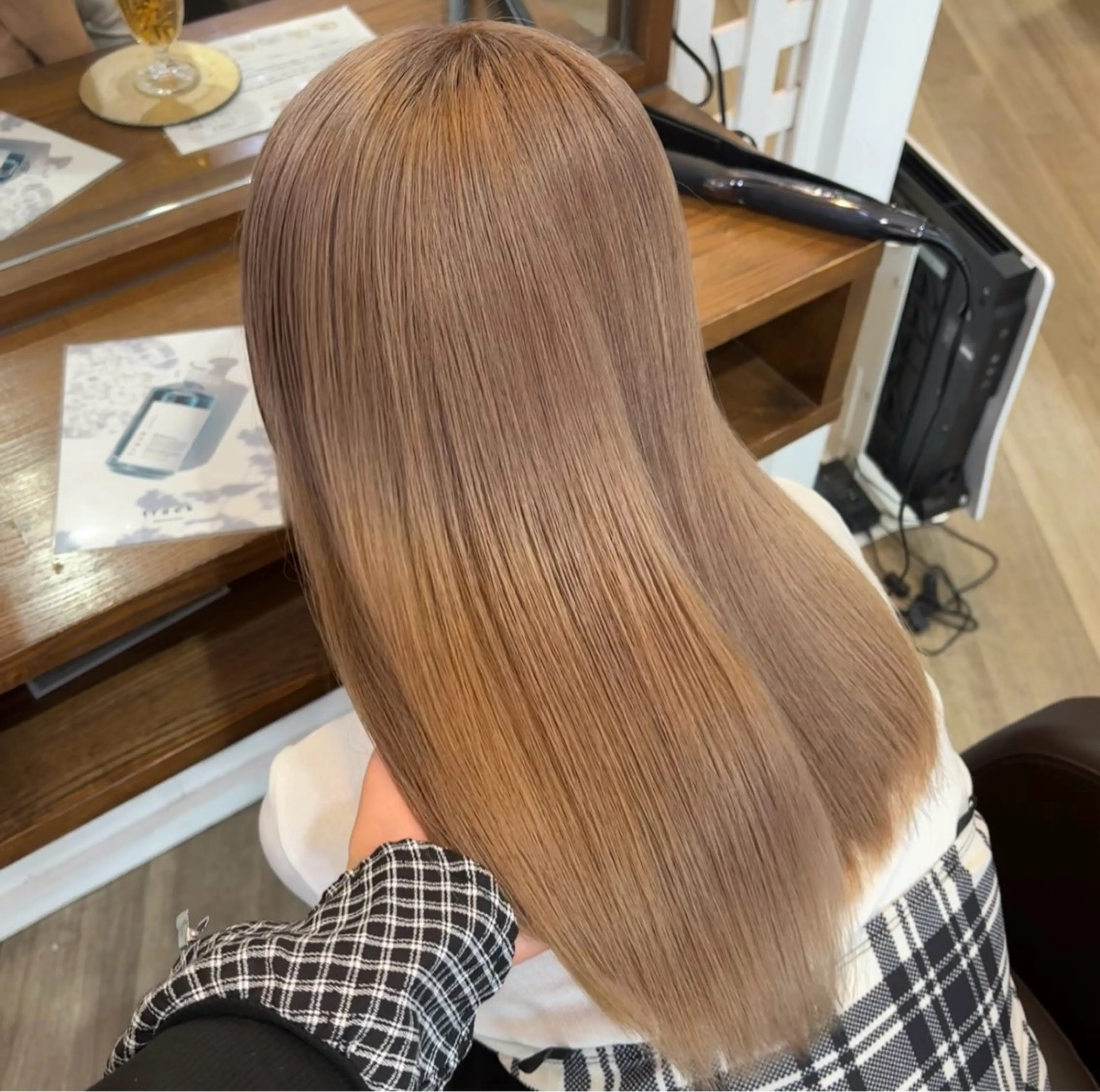 セミロング ヘアカラー 🎀ハイトーン/ 艶カラー/夕月🎀のヘアスタイル