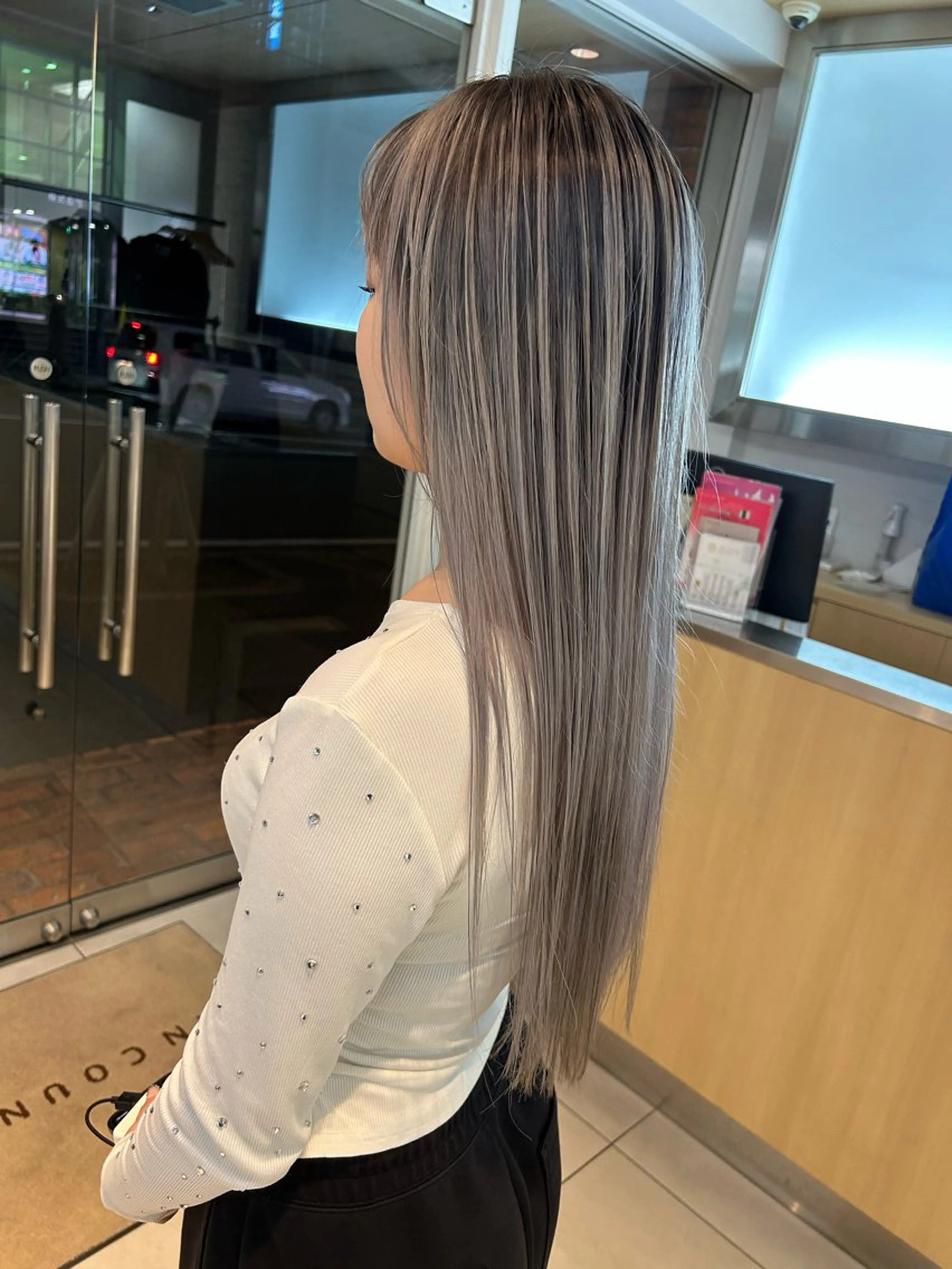 ロング カラー ヘアカラー 🍀透明感抜群🍀/ ハイトーンカラーのヘアスタイル