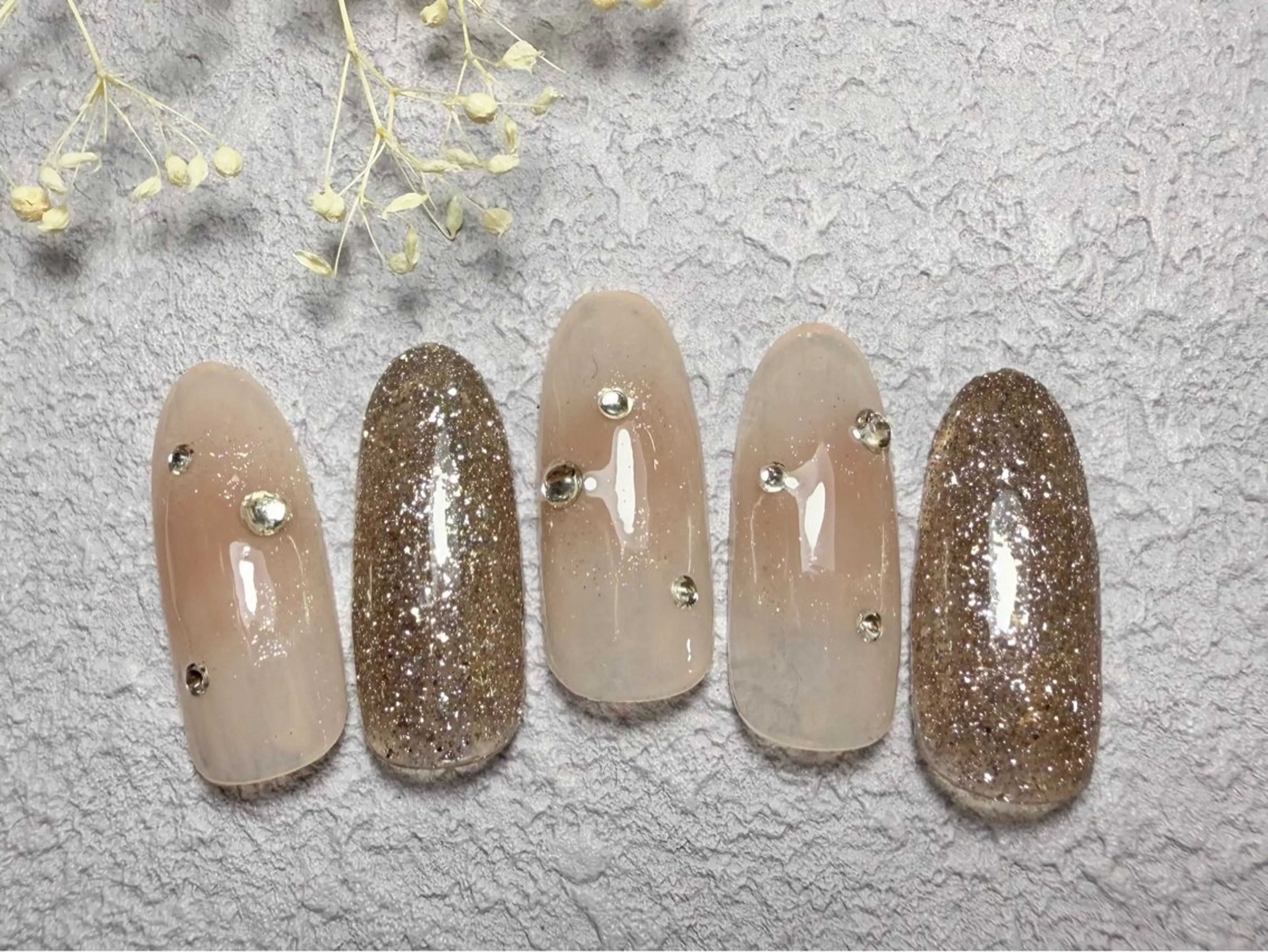 ネイル オーロラネイル ジェルネイル ニュアンスネイル オフィスネイル ピンク ネイルサロン パールのネイルデザイン