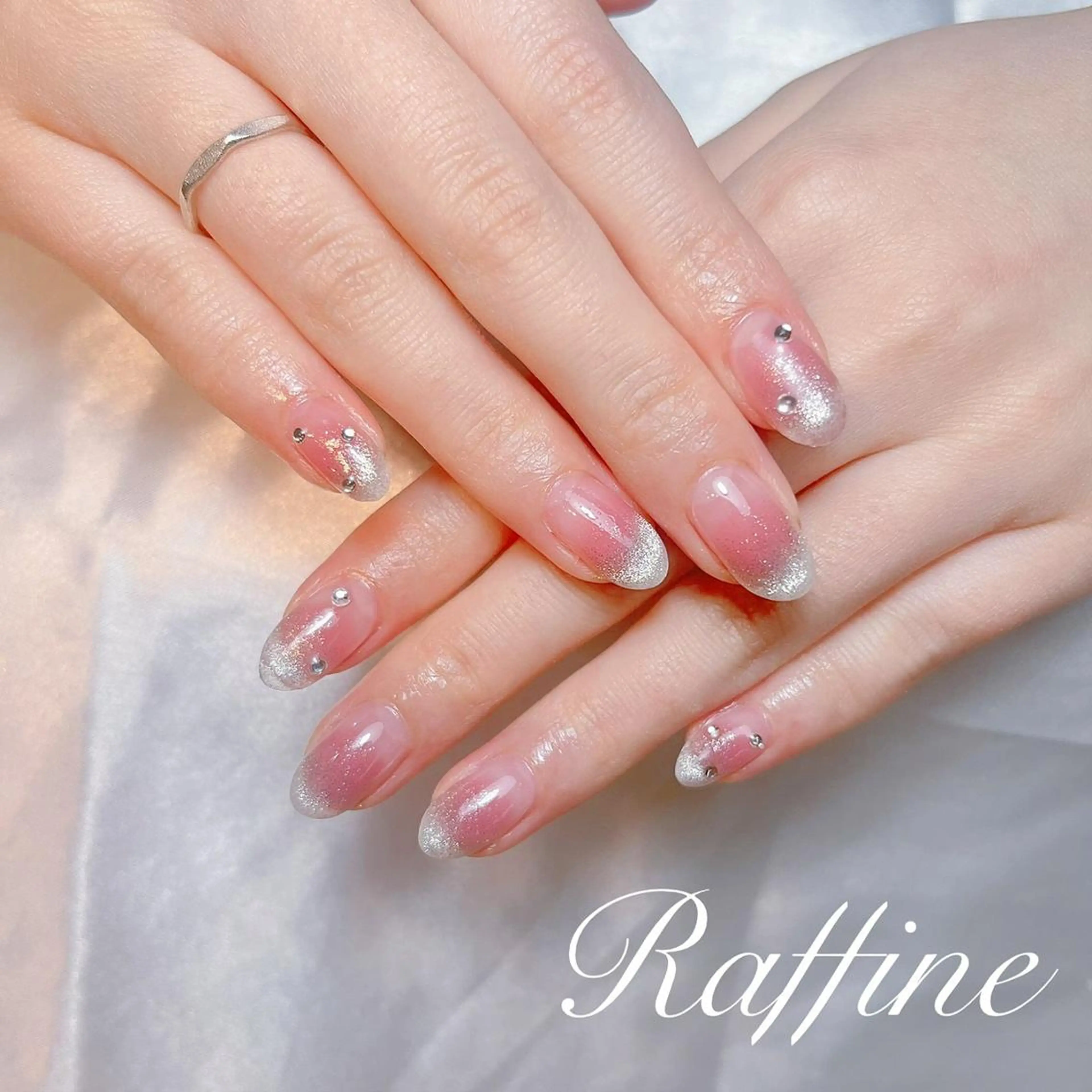 ネイル ハンドネイル RAFFINE haru🦋🩵のネイルデザイン