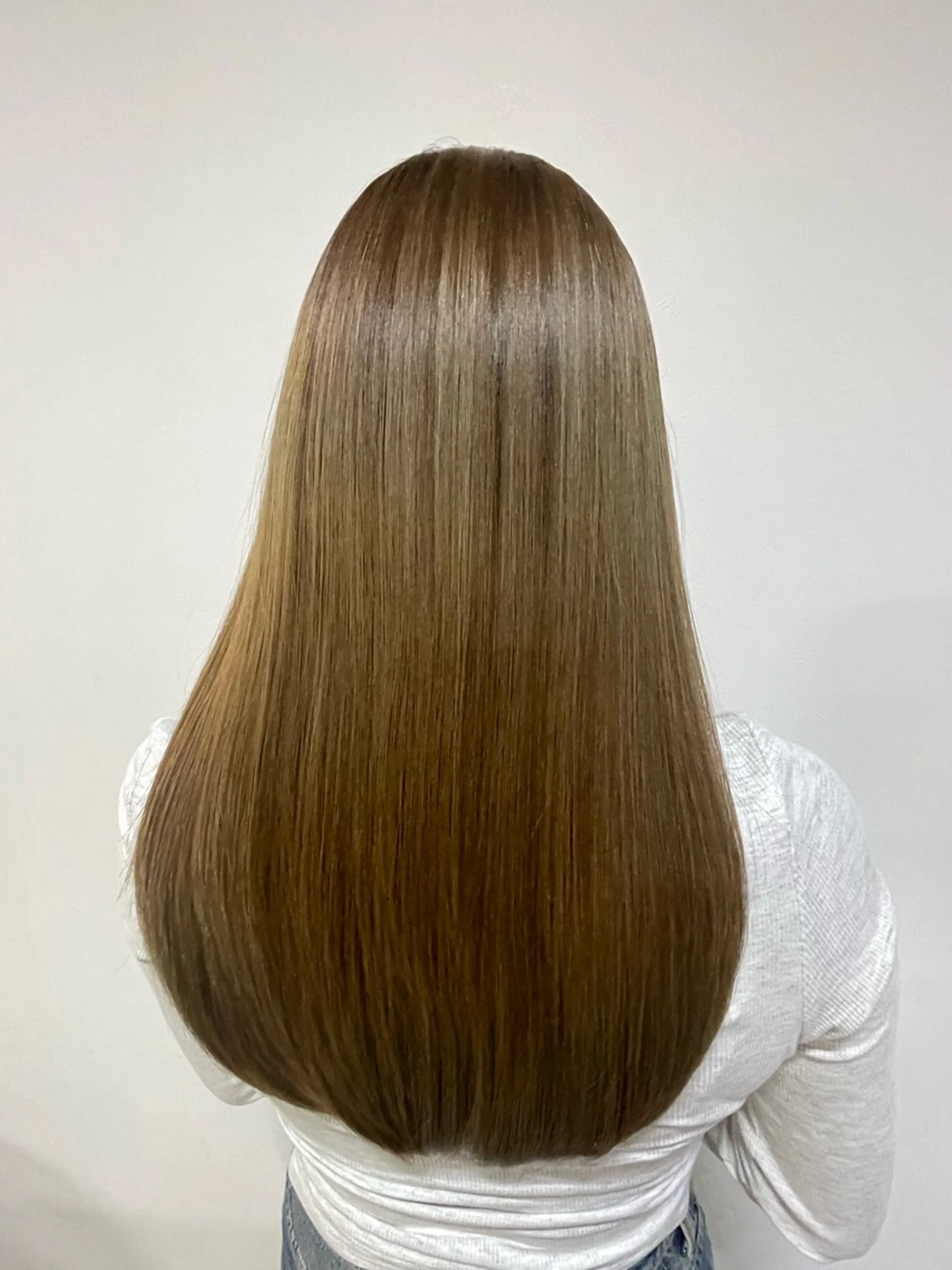 カラー 植木 日菜のヘアスタイル