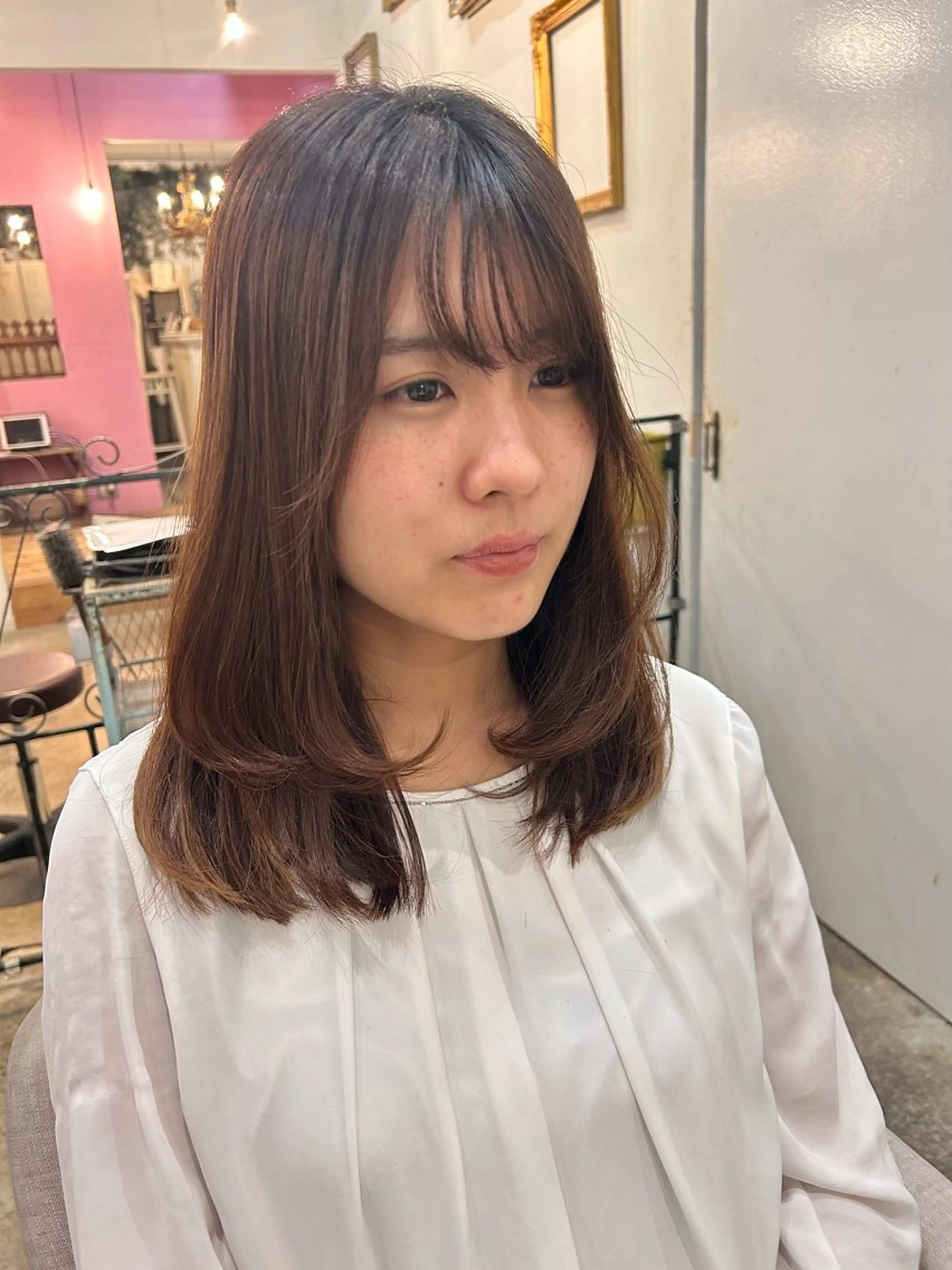 セミロング スギ リンカのヘアスタイル