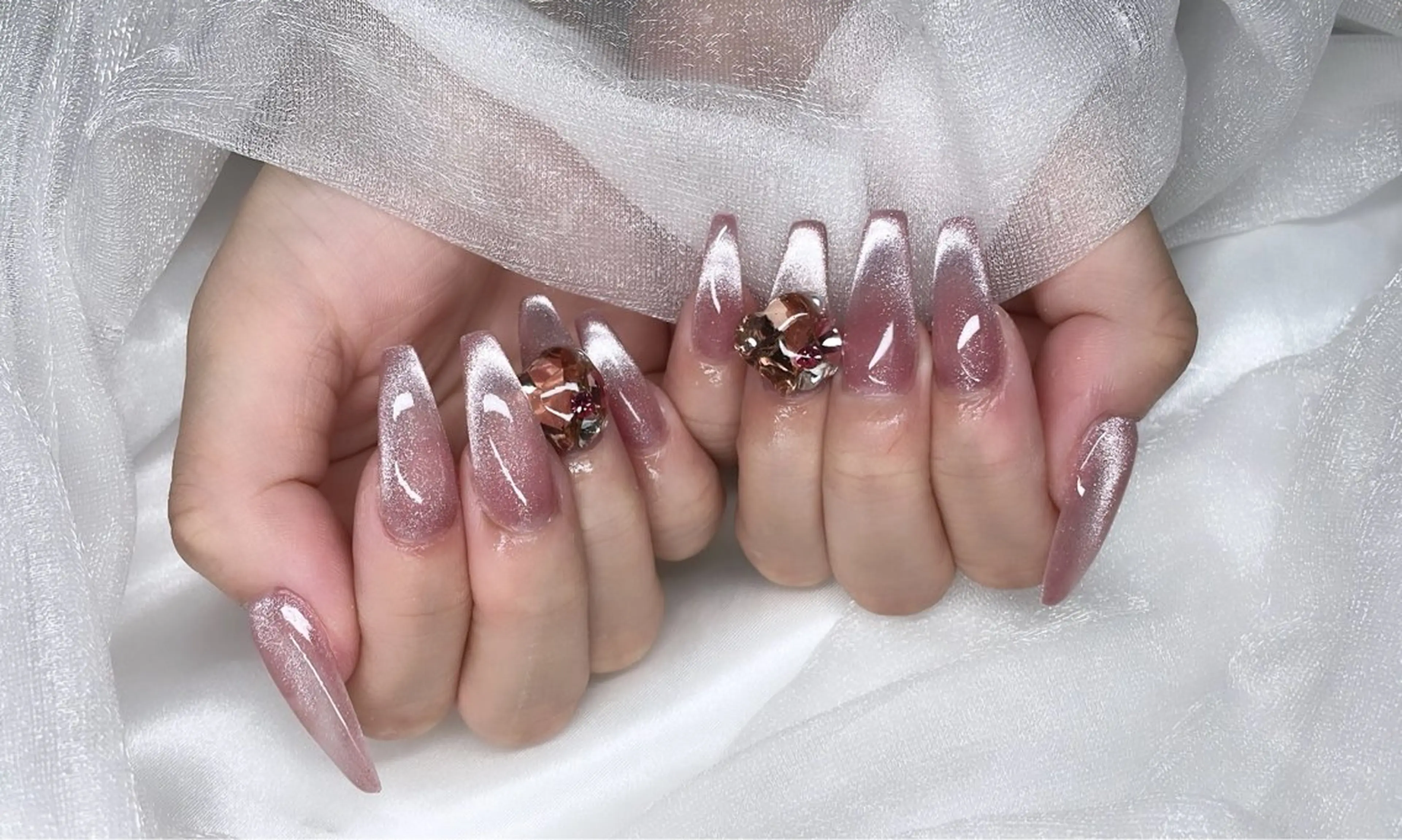 ネイル Roi〈ロワ〉 Minakoのネイルデザイン