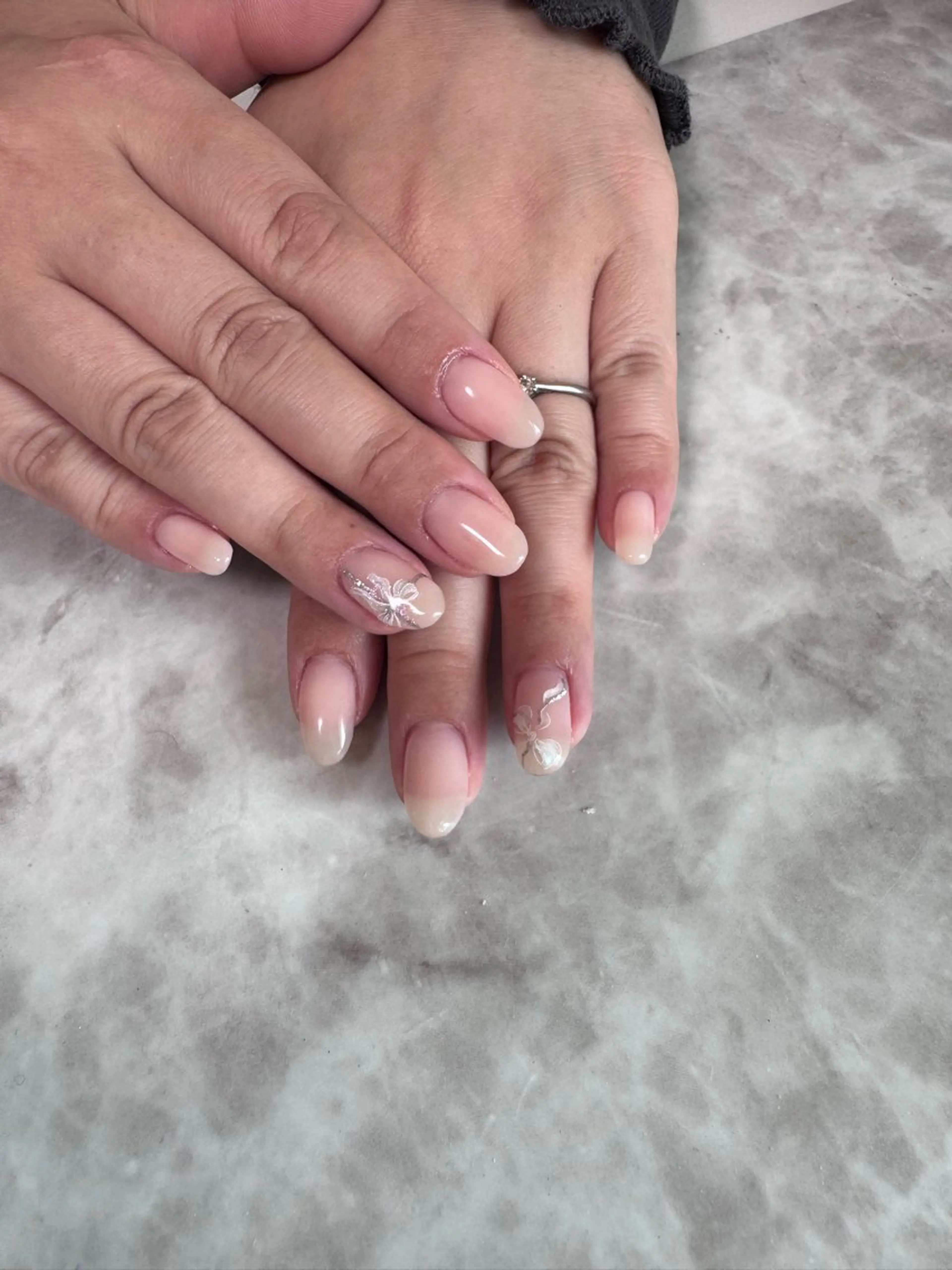 ネイル アートネイル 佐藤 冴也佳のネイルデザイン