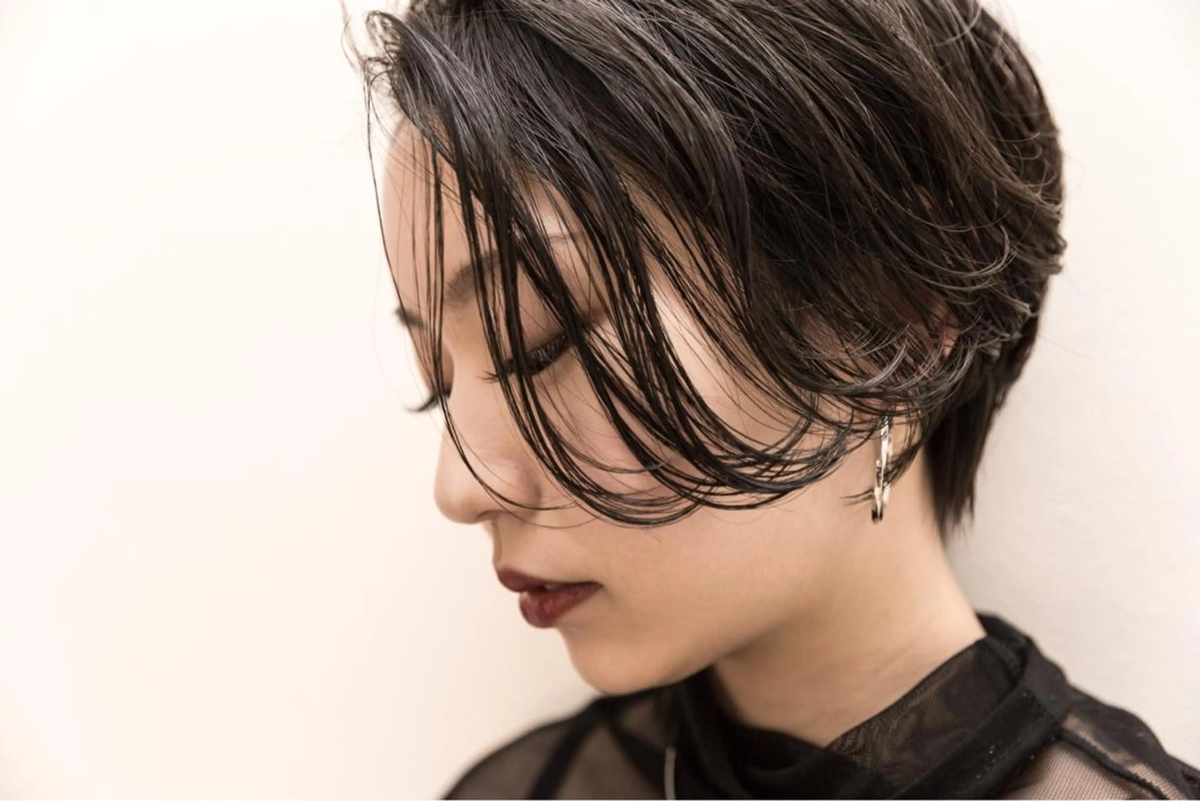 ショート カラー ツジガキ ユウスケのヘアスタイル