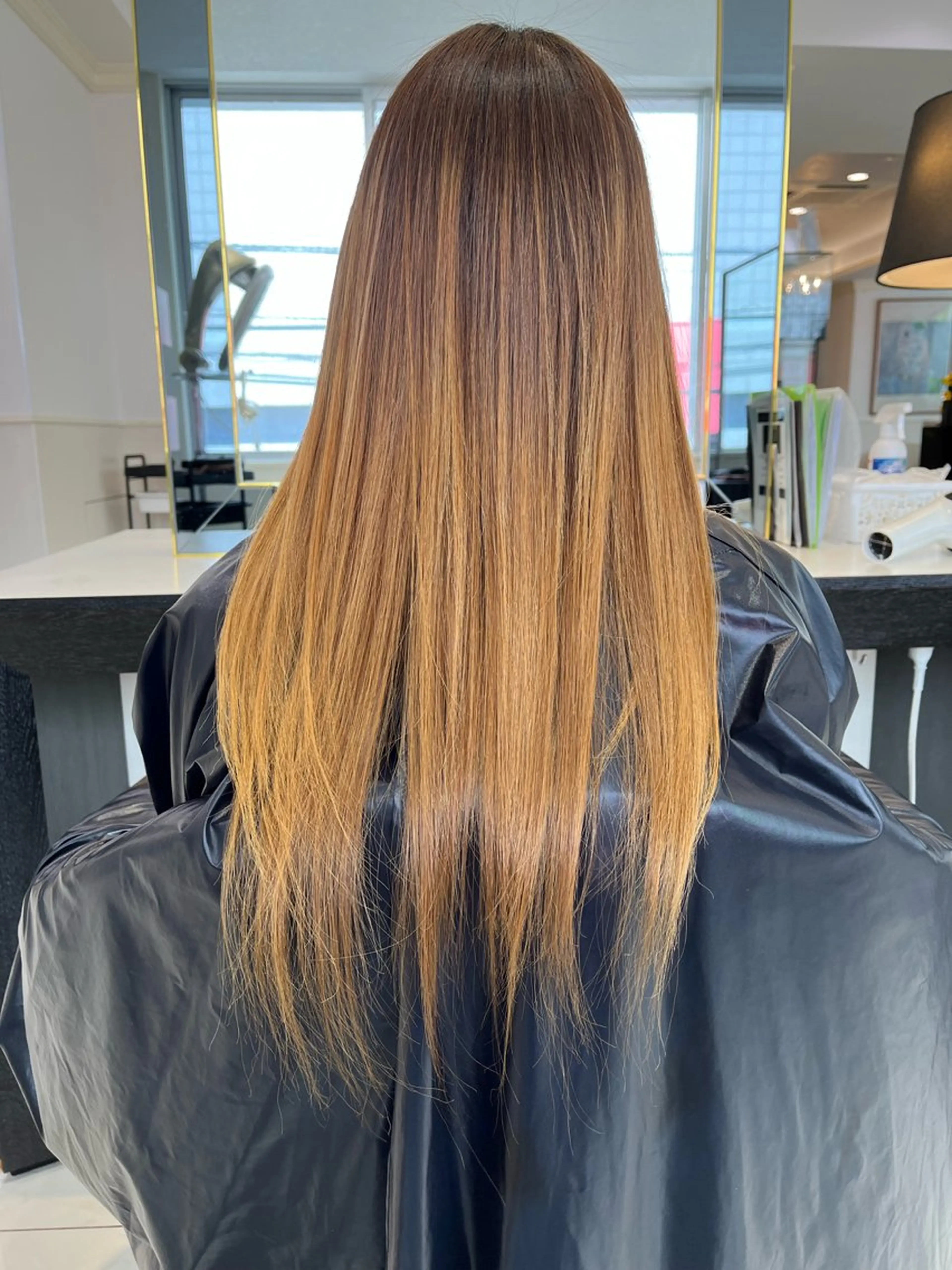 セミロング パーマ 小田切 栄司のヘアスタイル