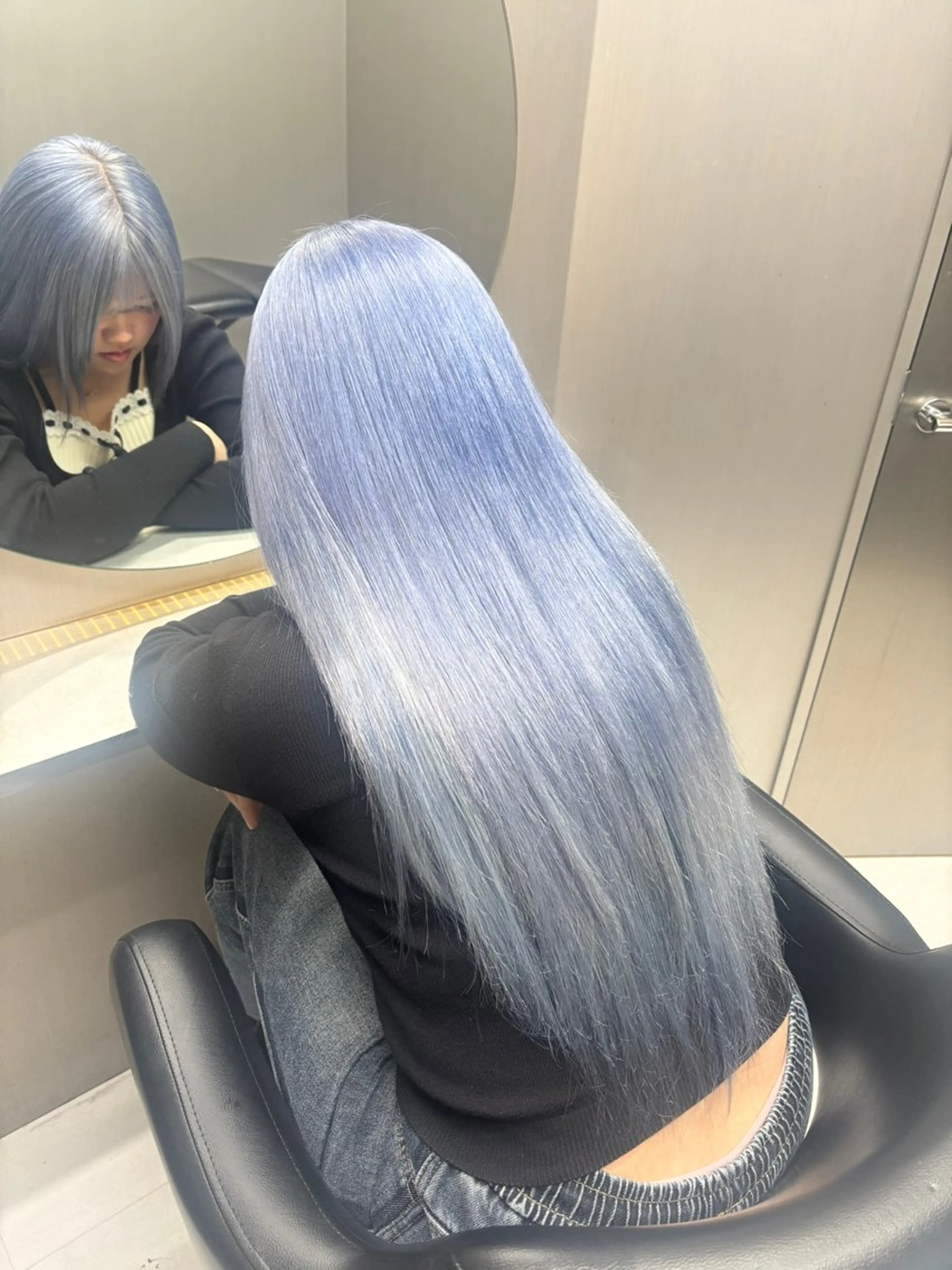 ロング カラー ヘアカラー トリートメント KIRYU SARAのヘアスタイル