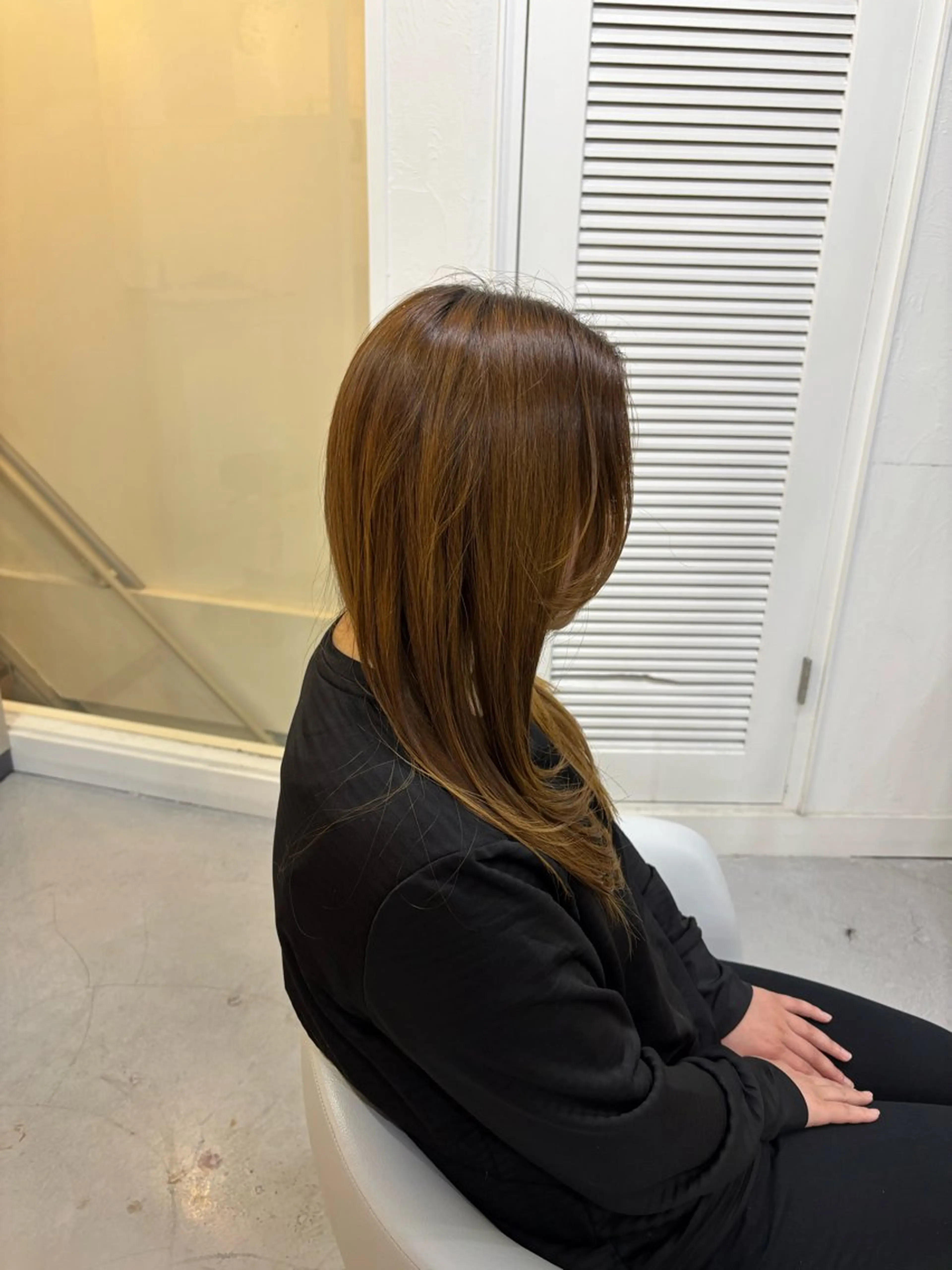 ロング 越坂部 桃子のヘアスタイル