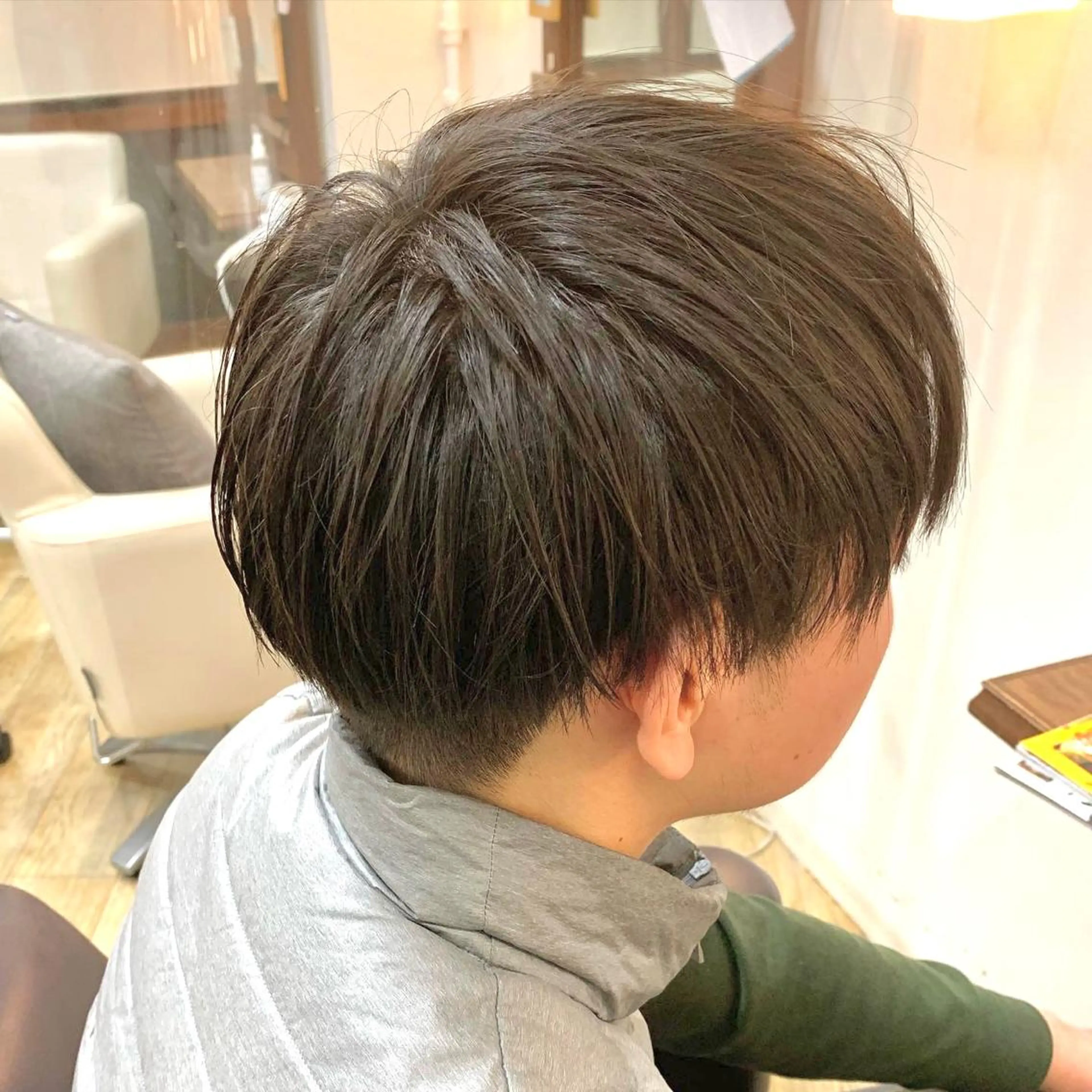 ショート メンズ マッシュ 刈り上げ 【扱いやすいパーマ】 眞鍋拓己のヘアスタイル